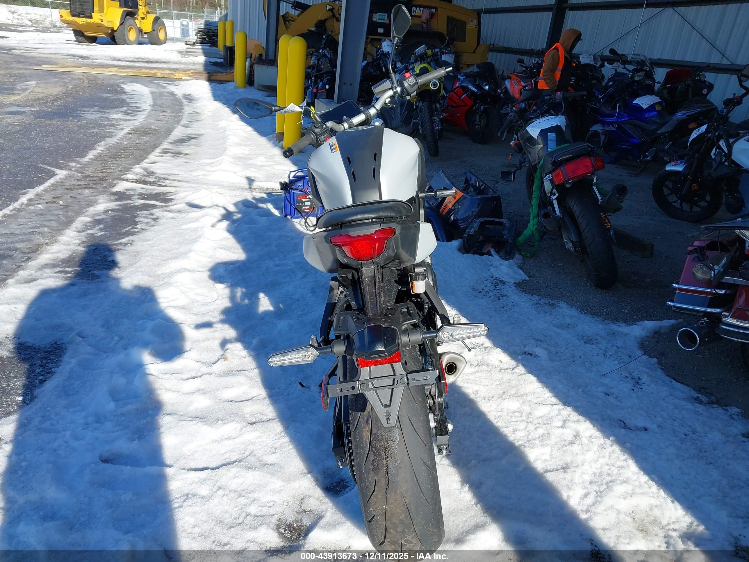 YAMAHA MTN690 image 6