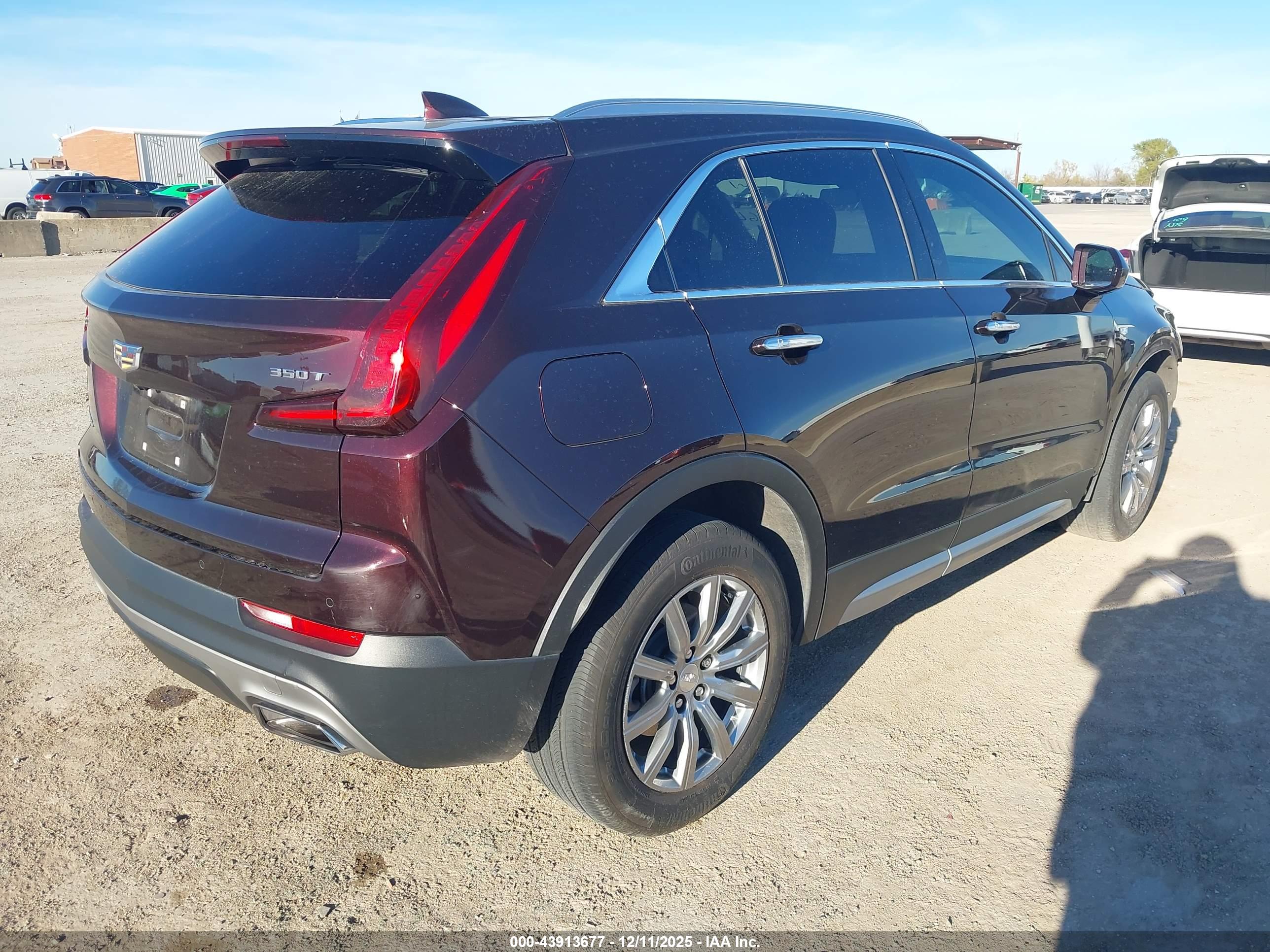 CADILLAC XT4 image 4