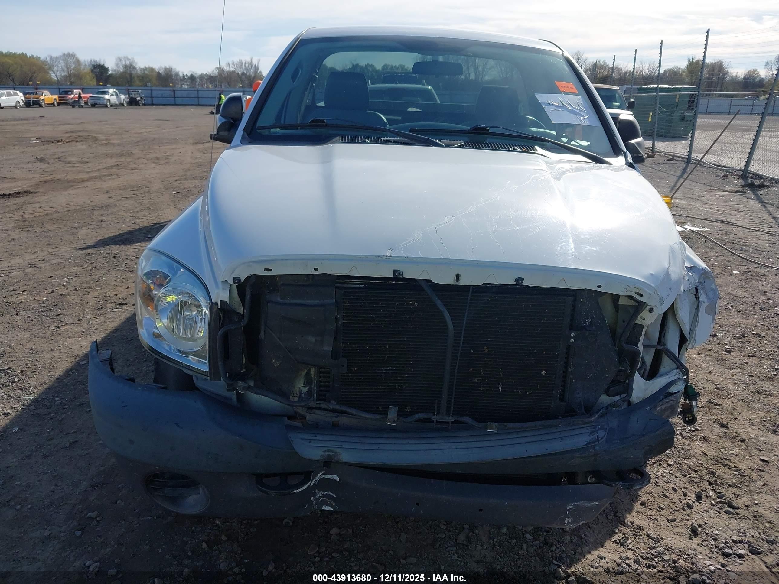 DODGE RAM image 6