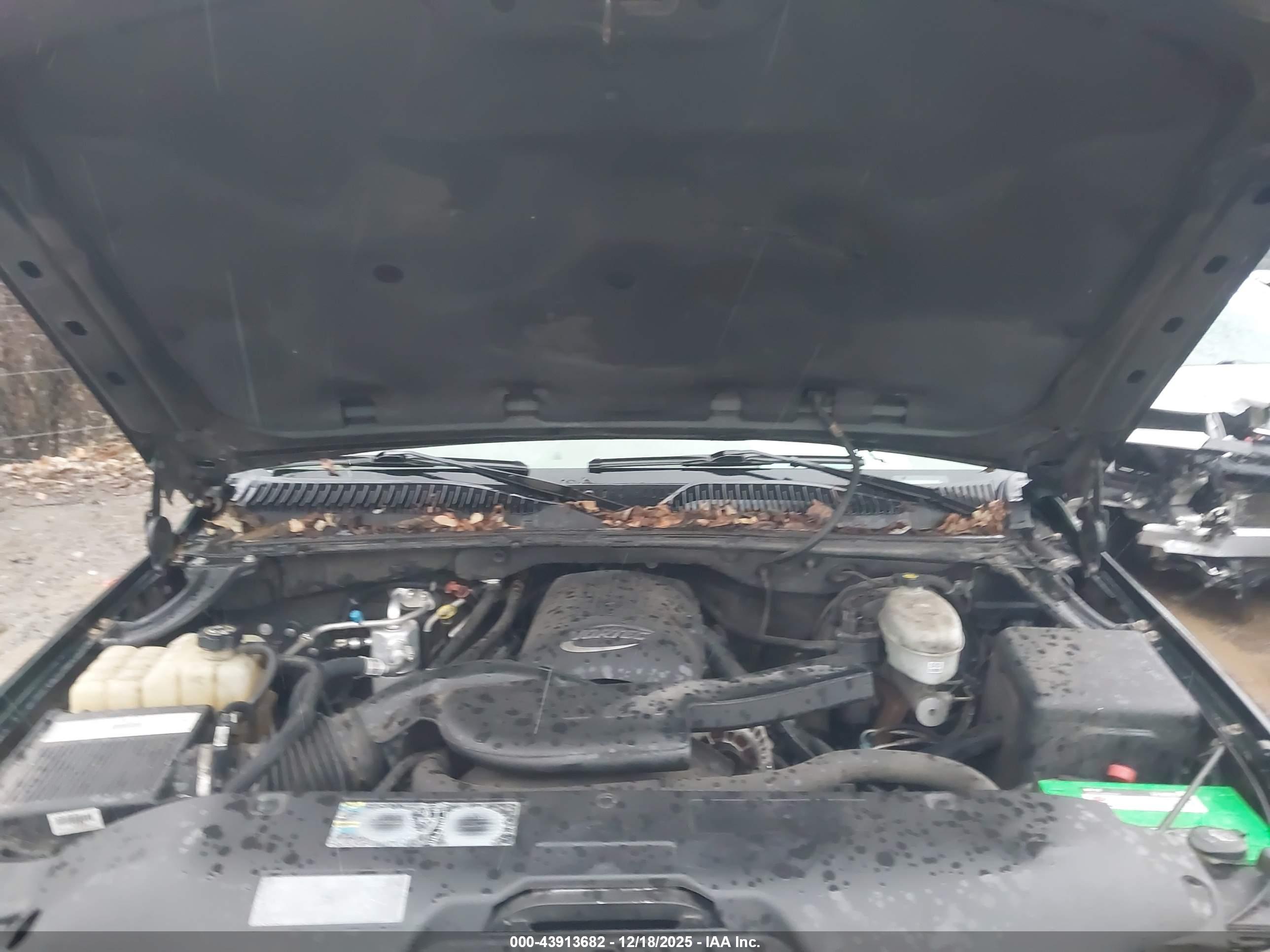 CHEVROLET TAHOE image 10