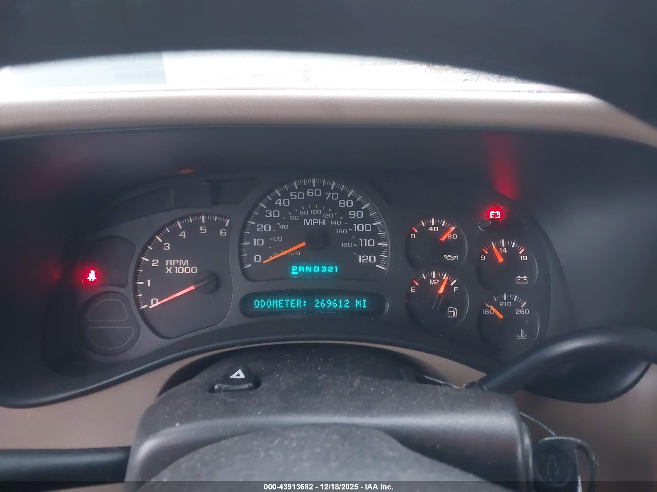 CHEVROLET TAHOE image 7