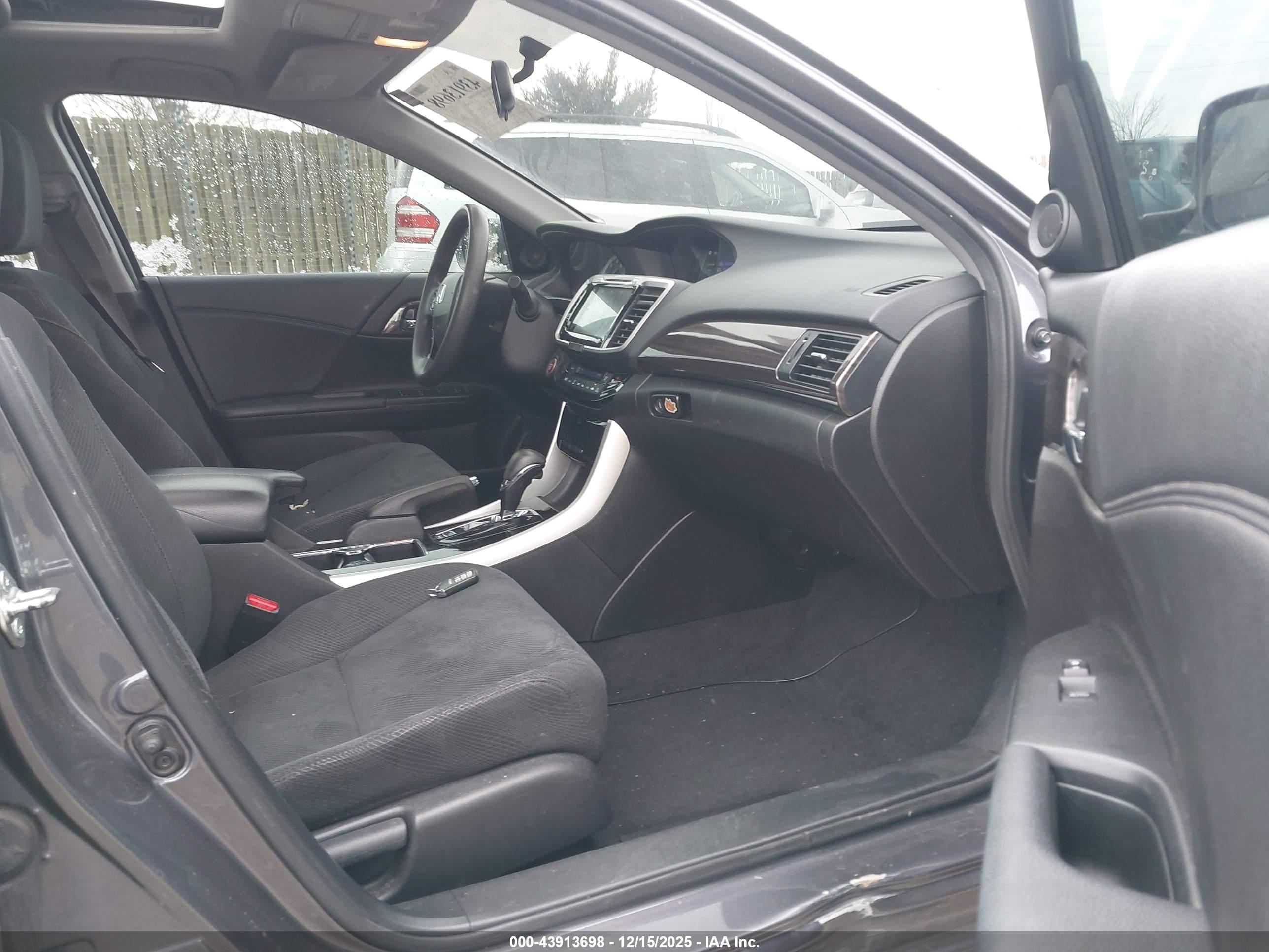 HONDA ACCORD image 5