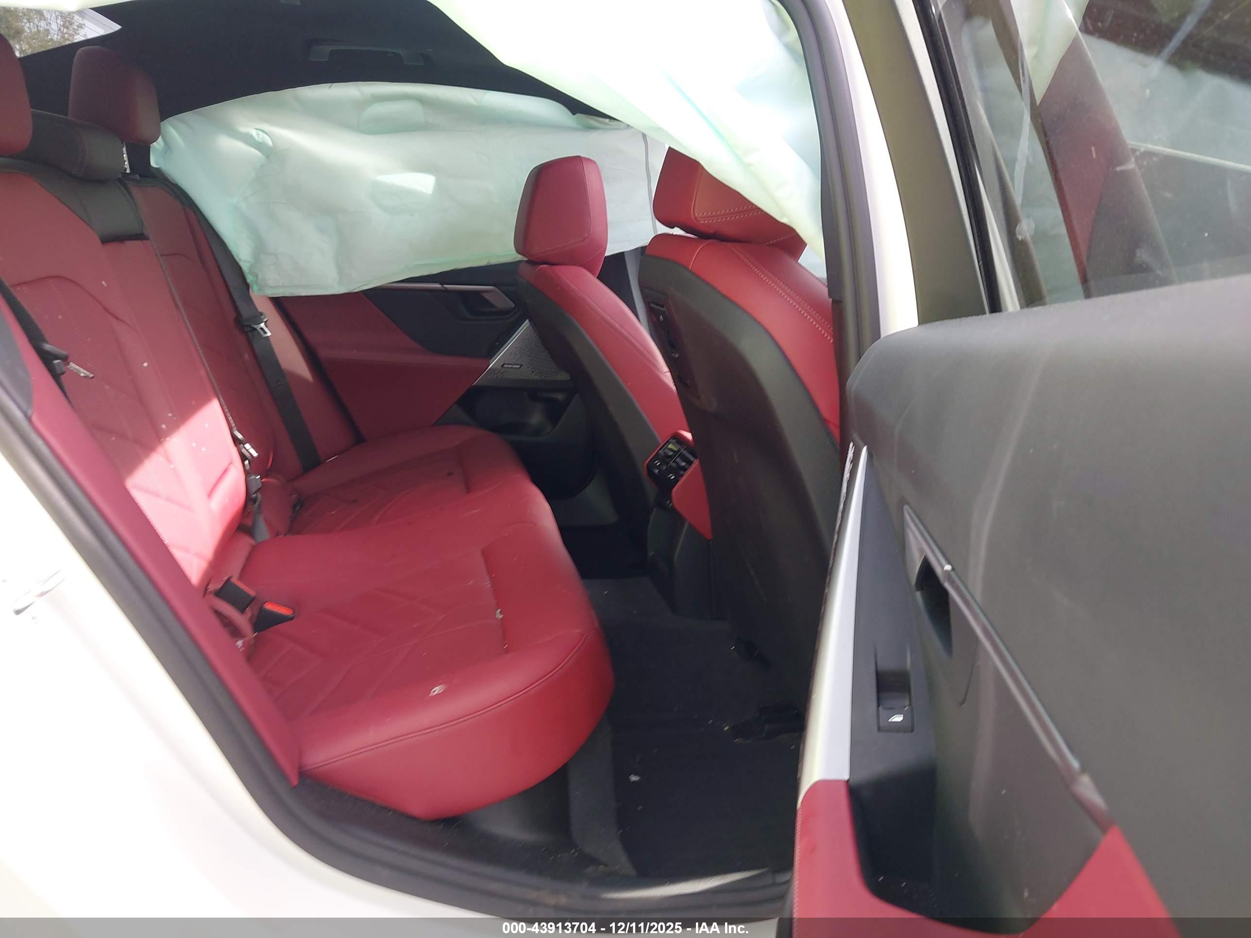 BMW I5 image 8