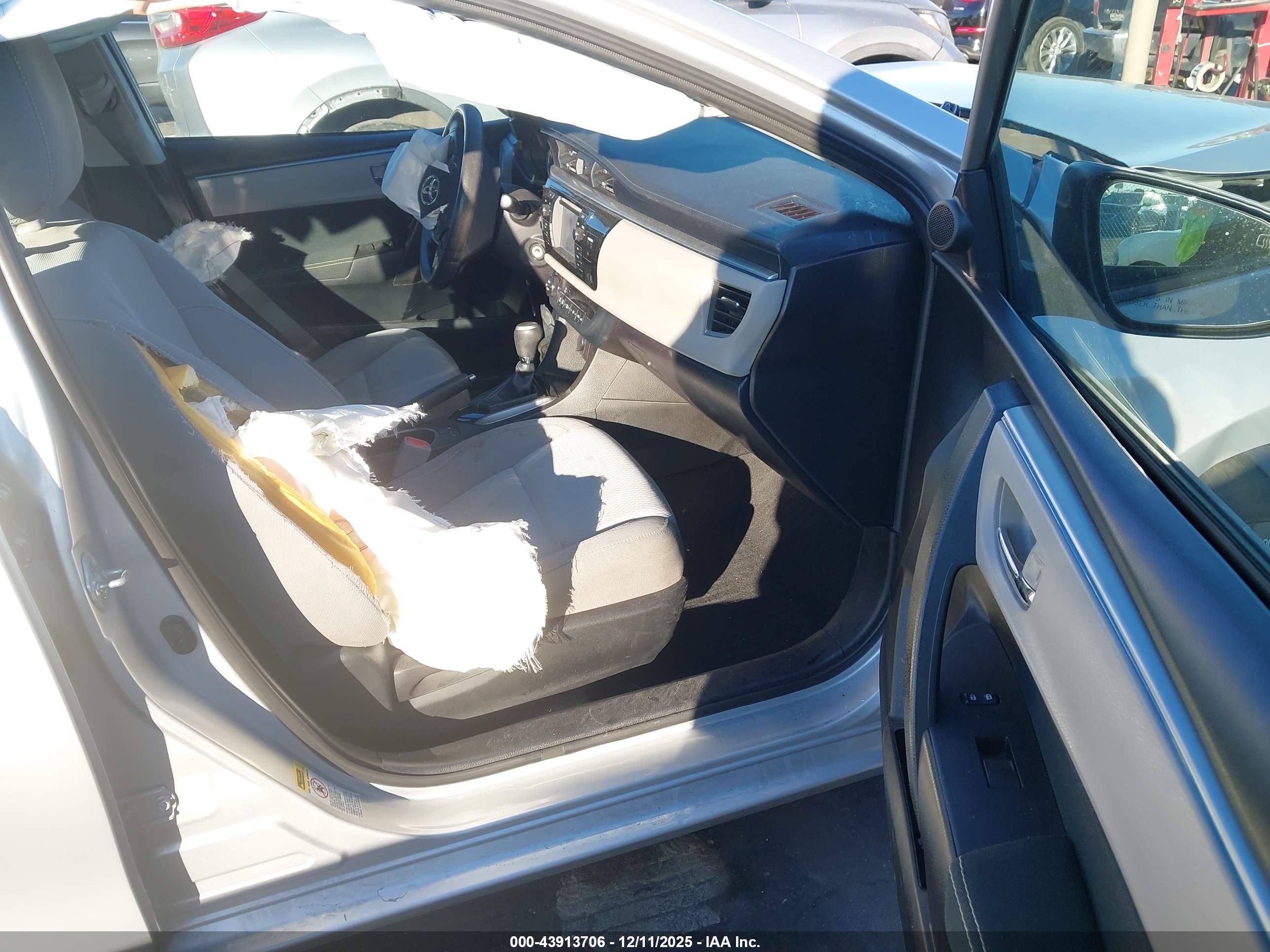 TOYOTA COROLLA image 5