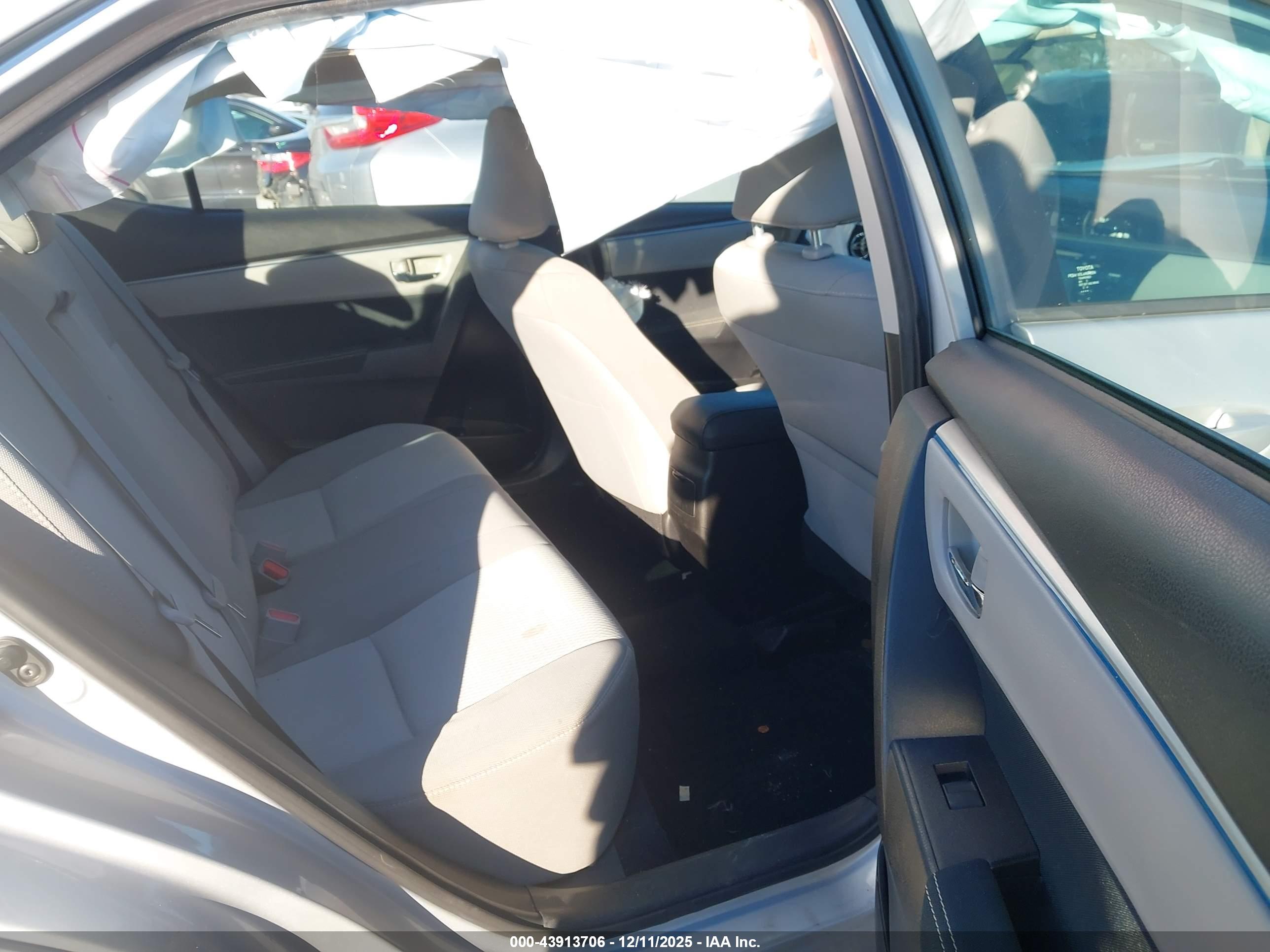 TOYOTA COROLLA image 8