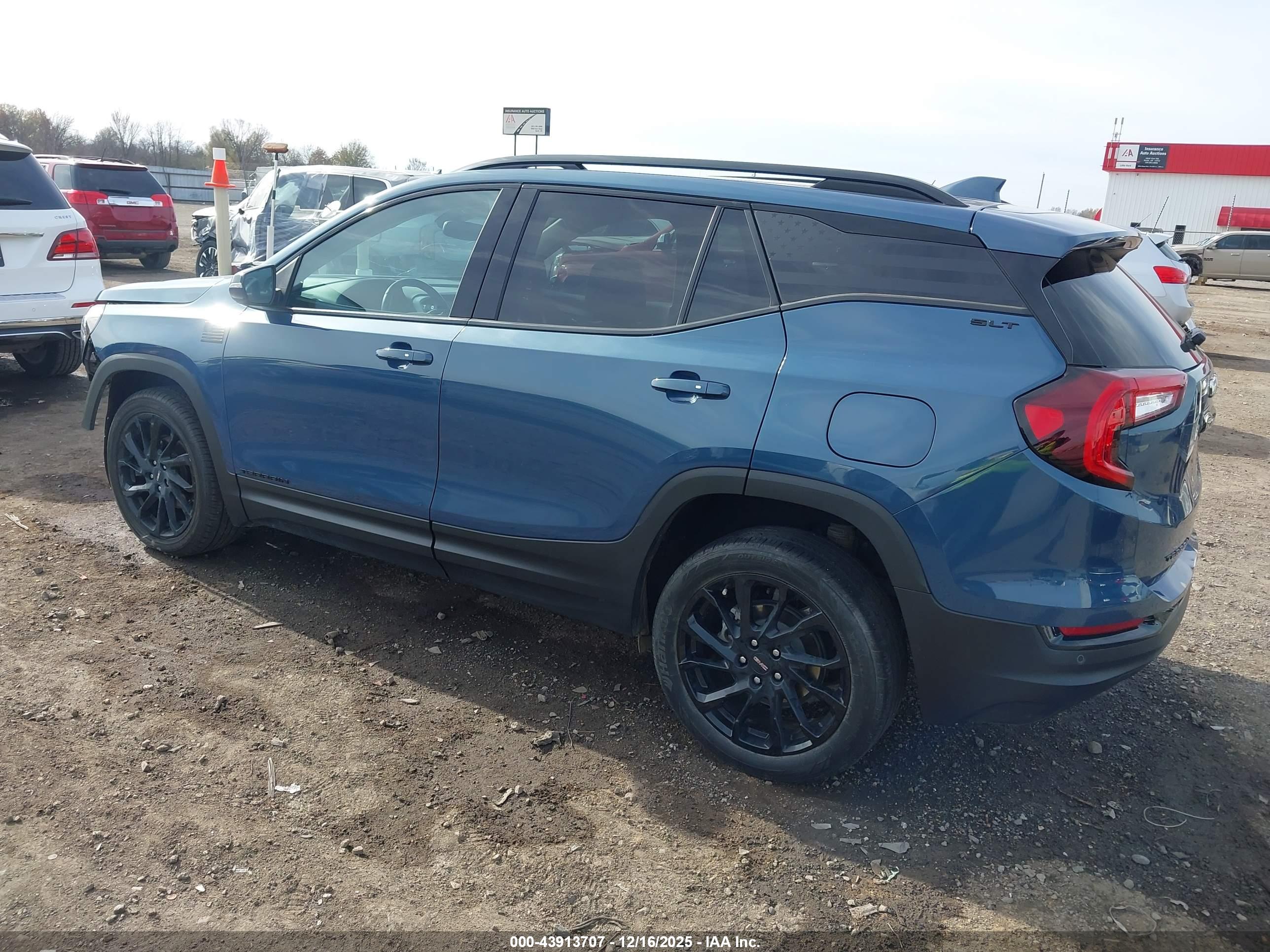 GMC TERRAIN image 3