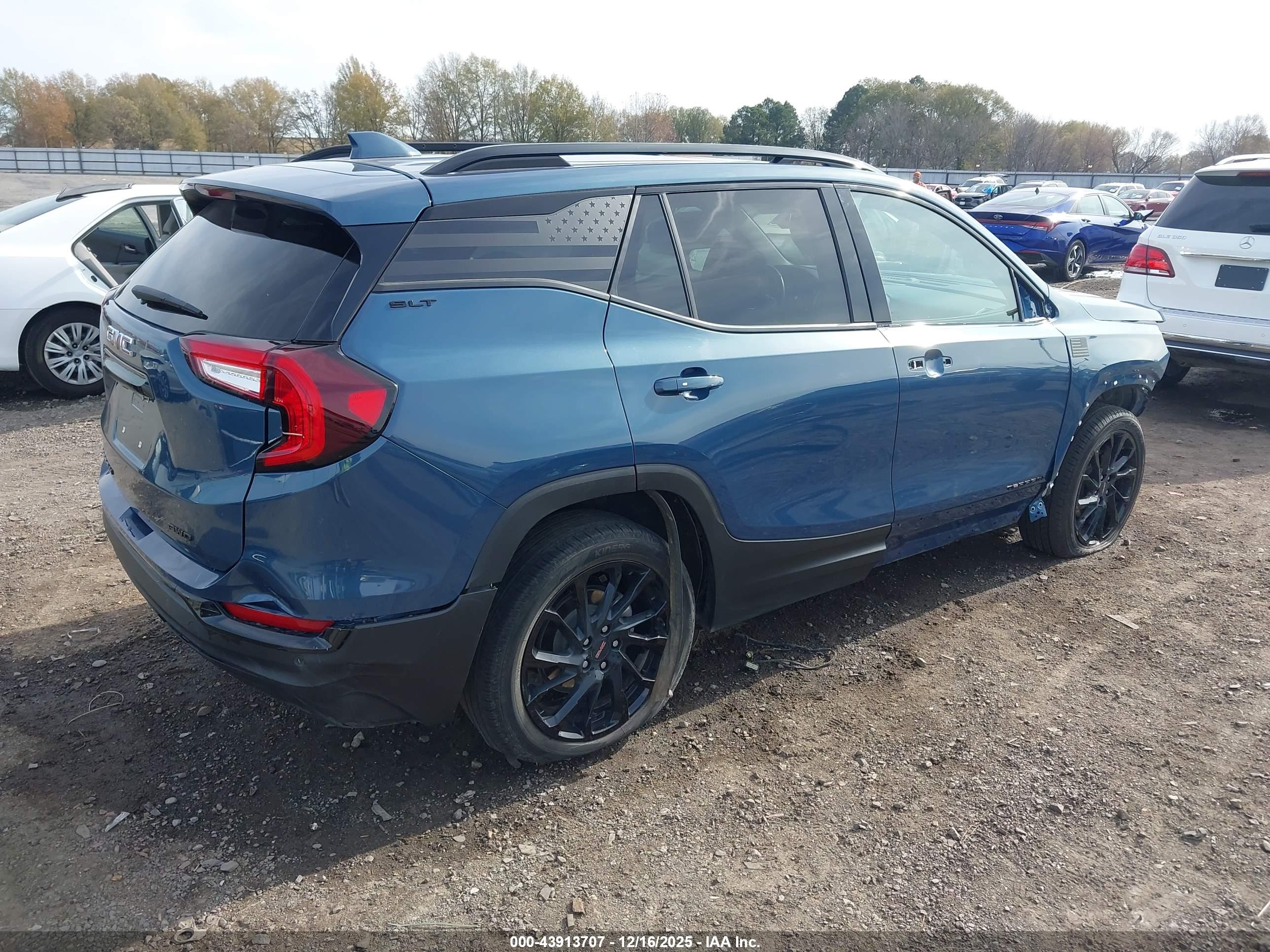 GMC TERRAIN image 4