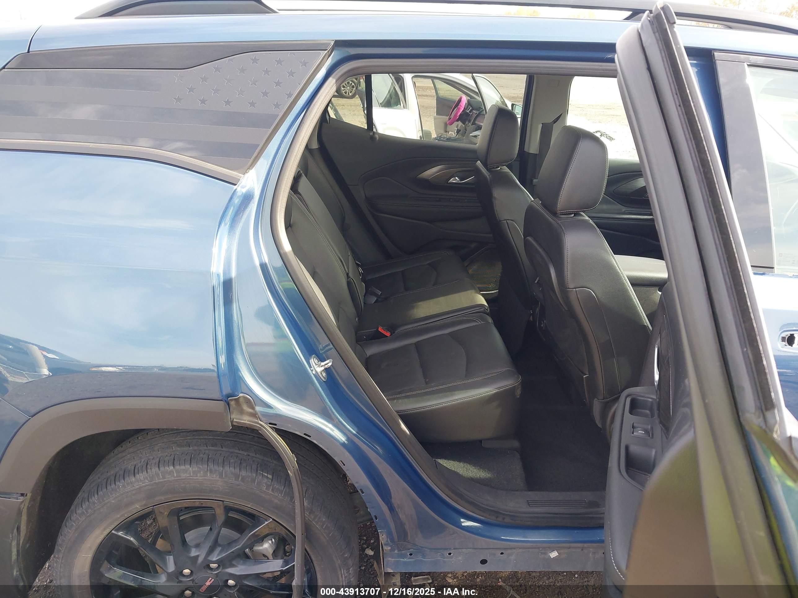 GMC TERRAIN image 8
