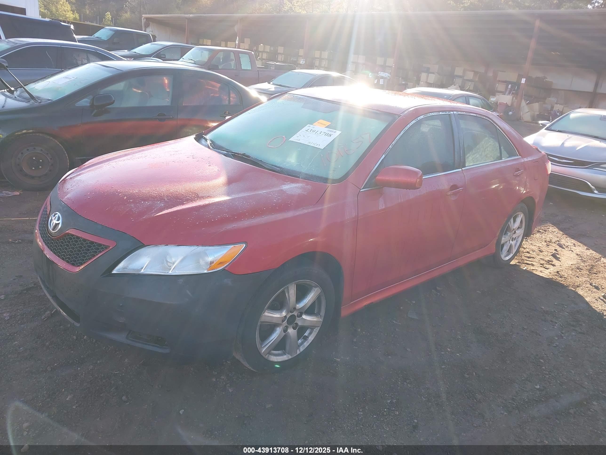 TOYOTA CAMRY image 2