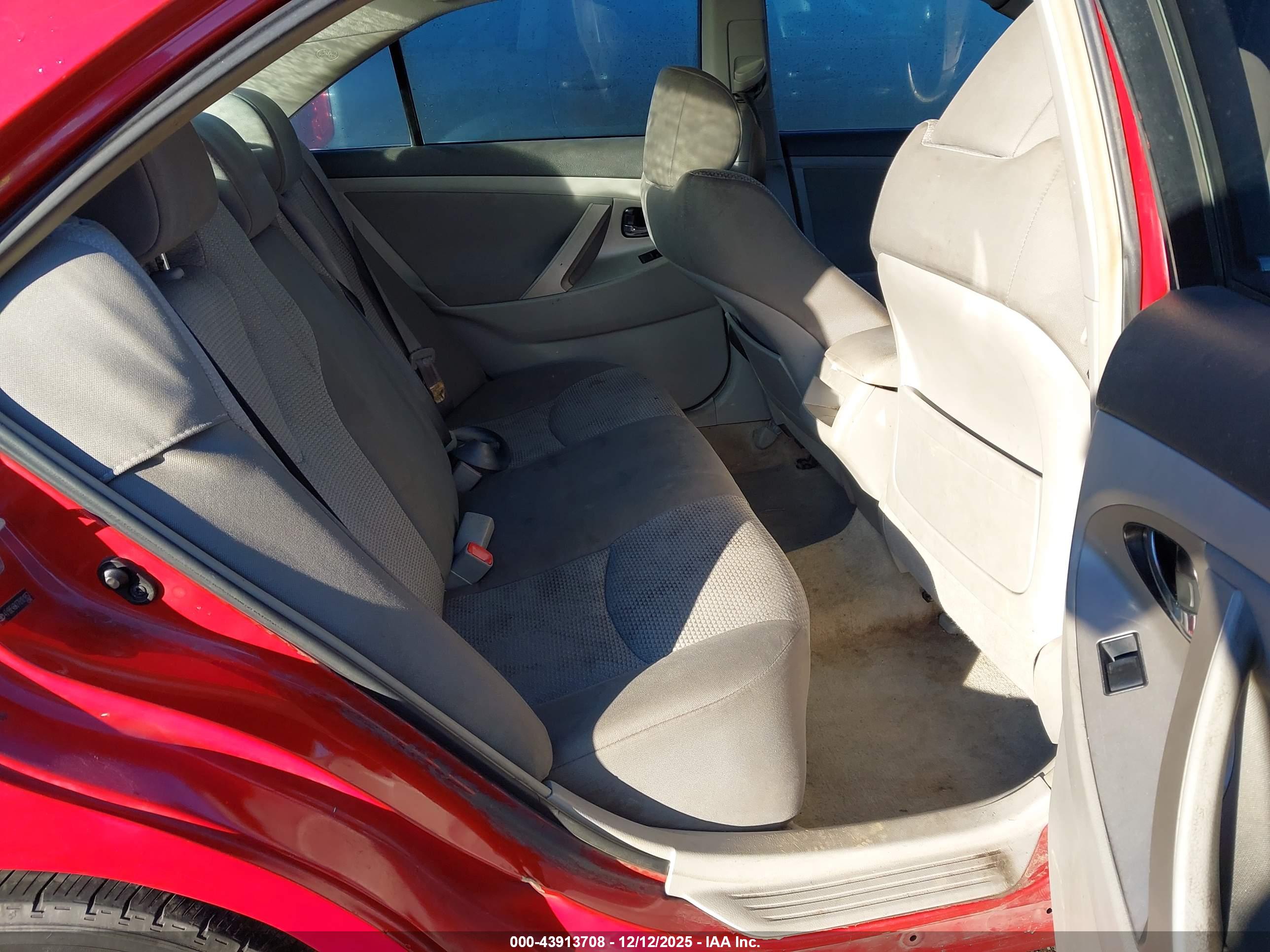 TOYOTA CAMRY image 8