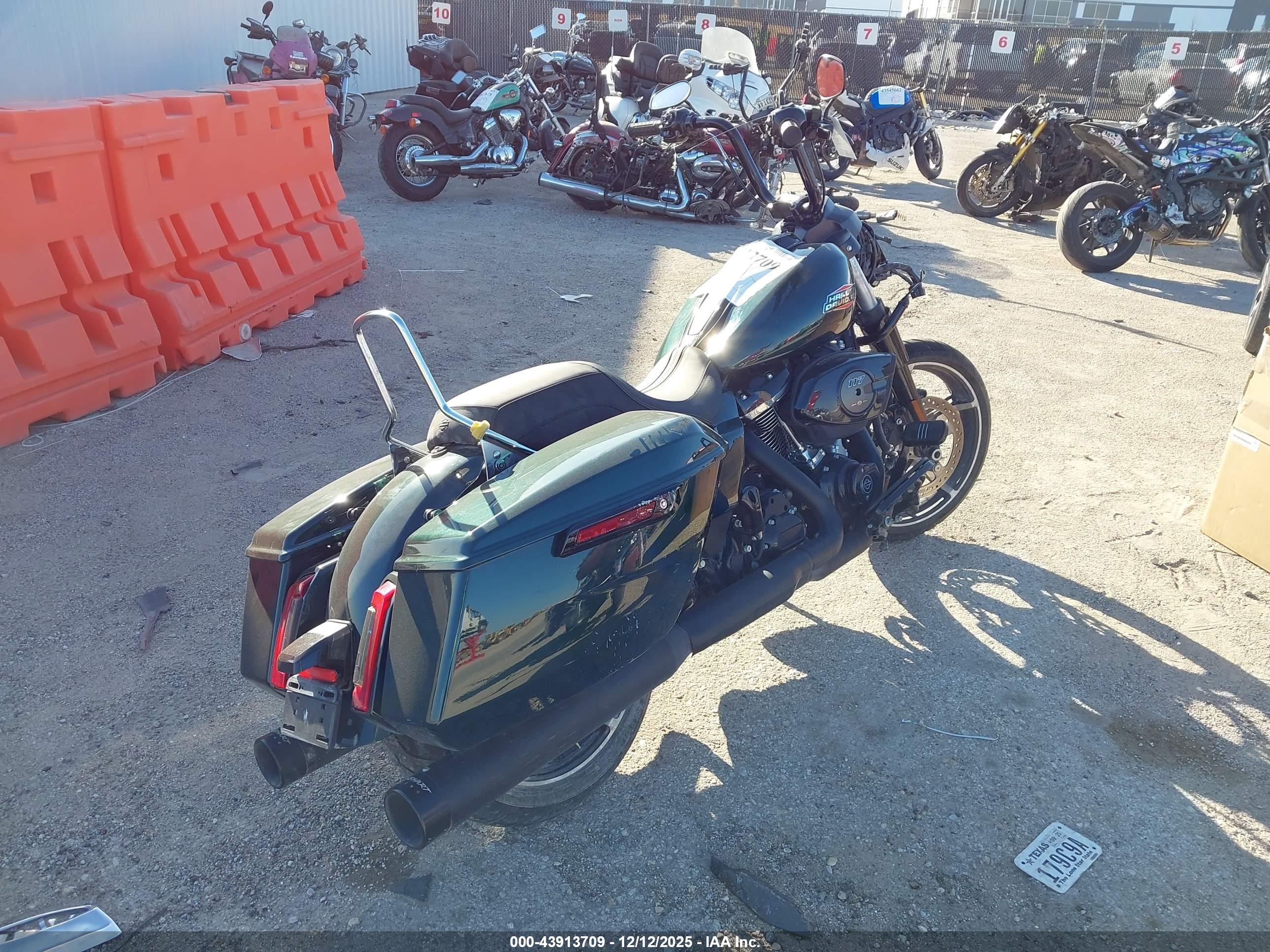 HARLEY-DAVIDSON FLTRX image 4