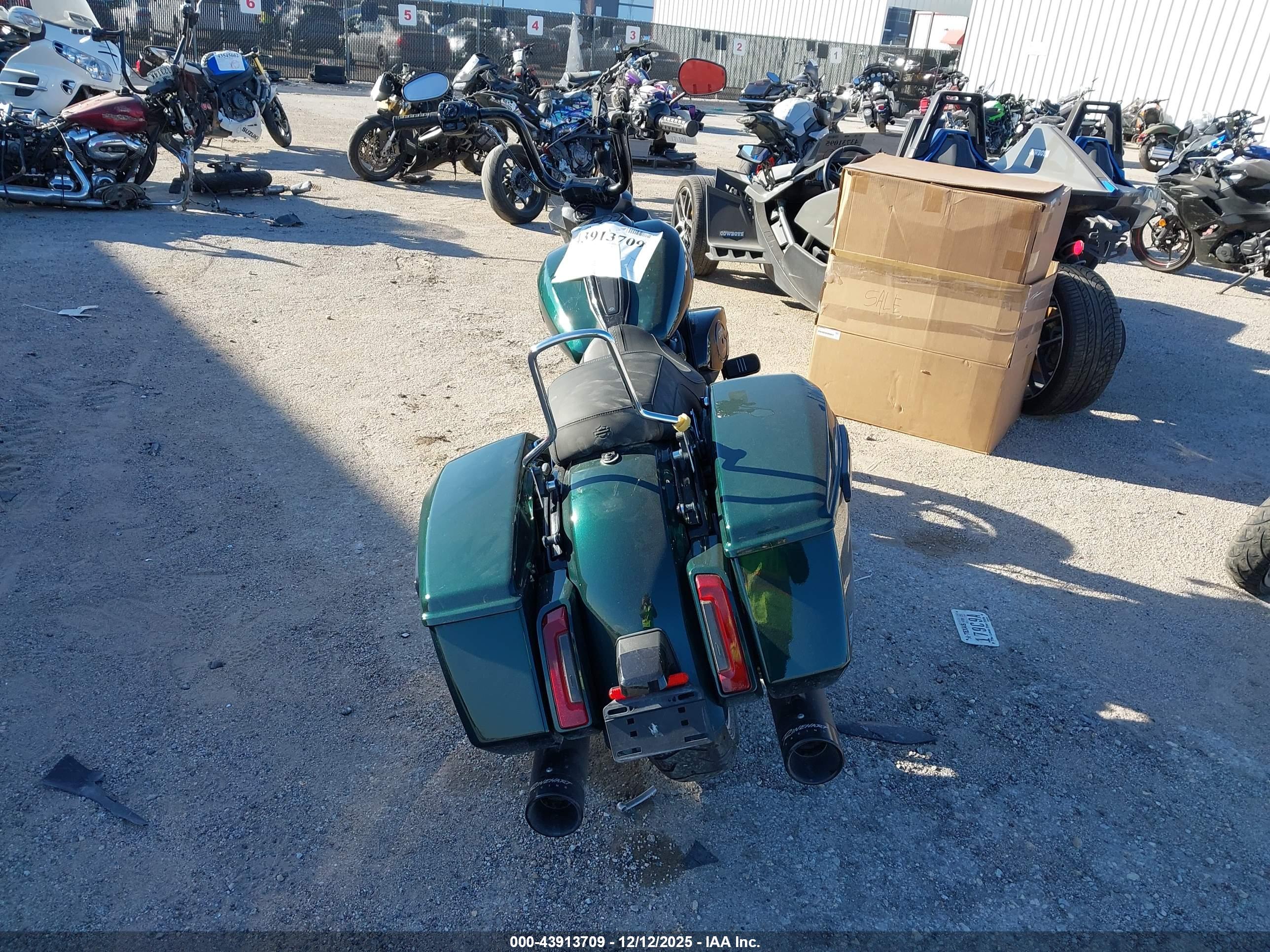 HARLEY-DAVIDSON FLTRX image 6