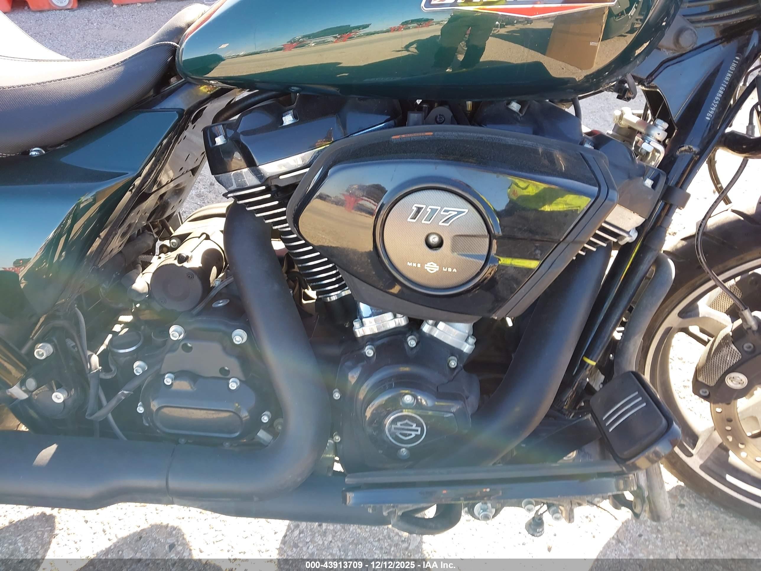 HARLEY-DAVIDSON FLTRX image 8
