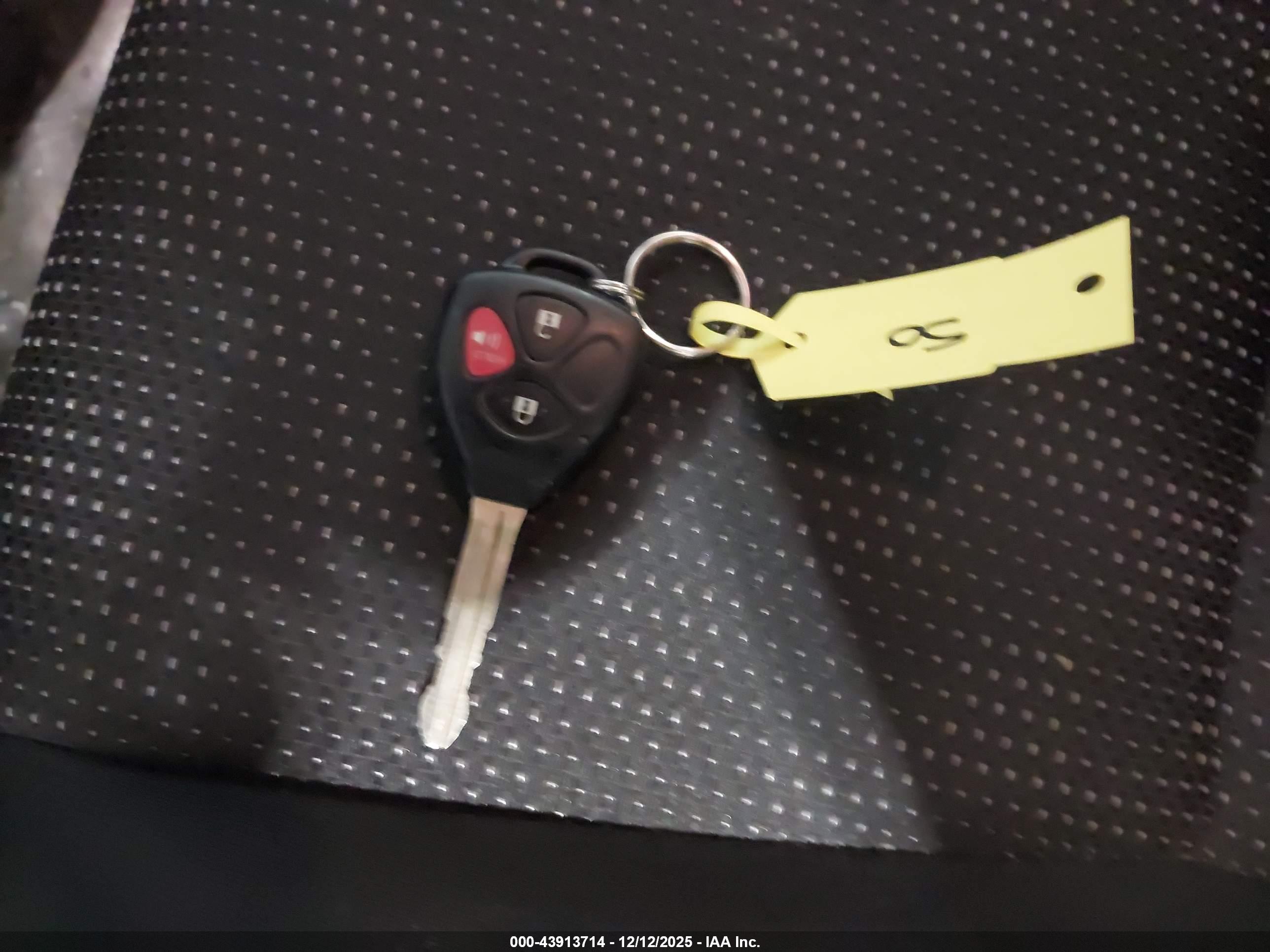 PONTIAC VIBE image 11