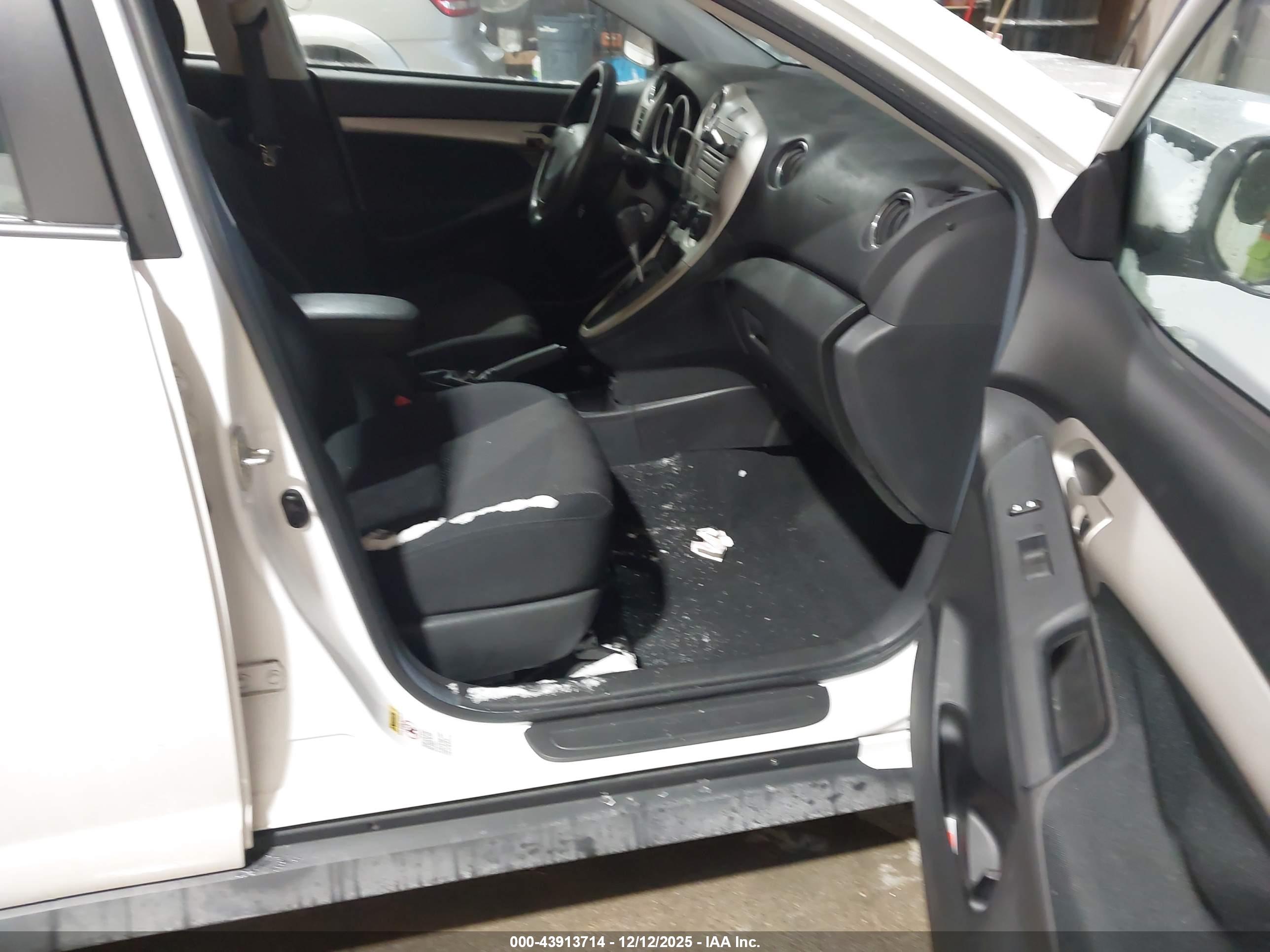 PONTIAC VIBE image 5