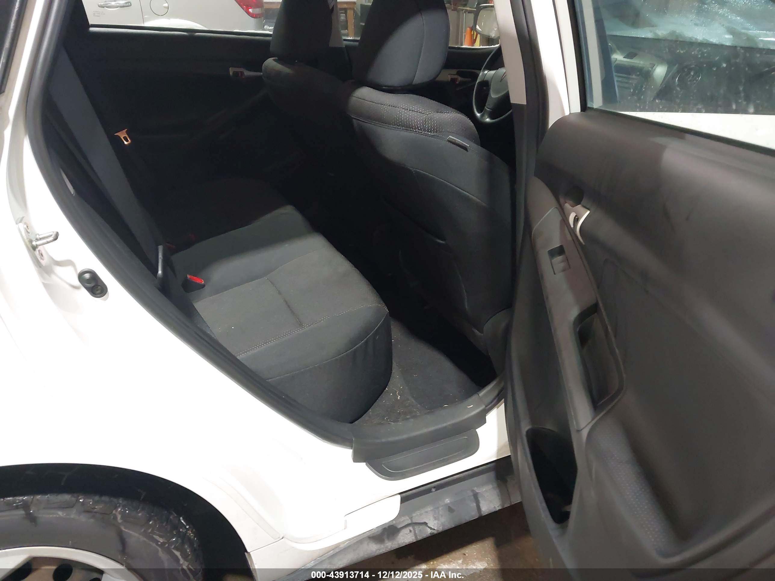 PONTIAC VIBE image 8
