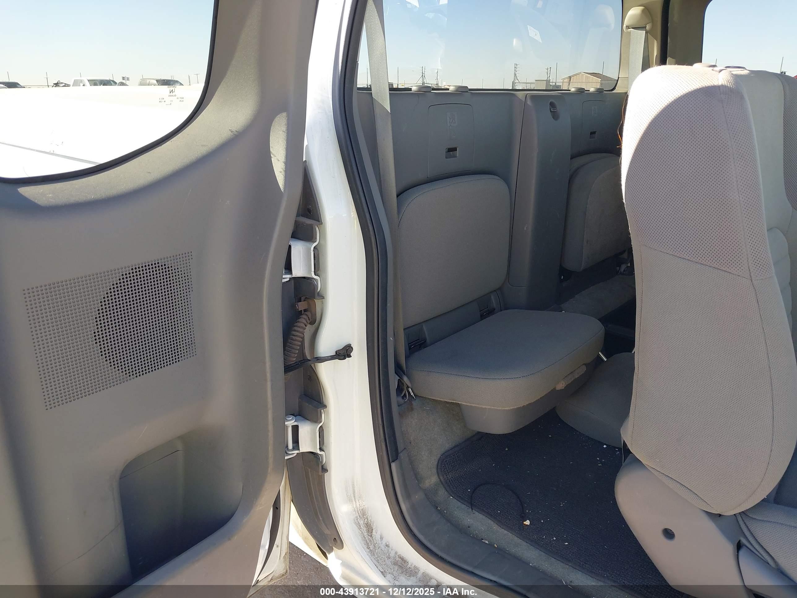 NISSAN FRONTIER image 8
