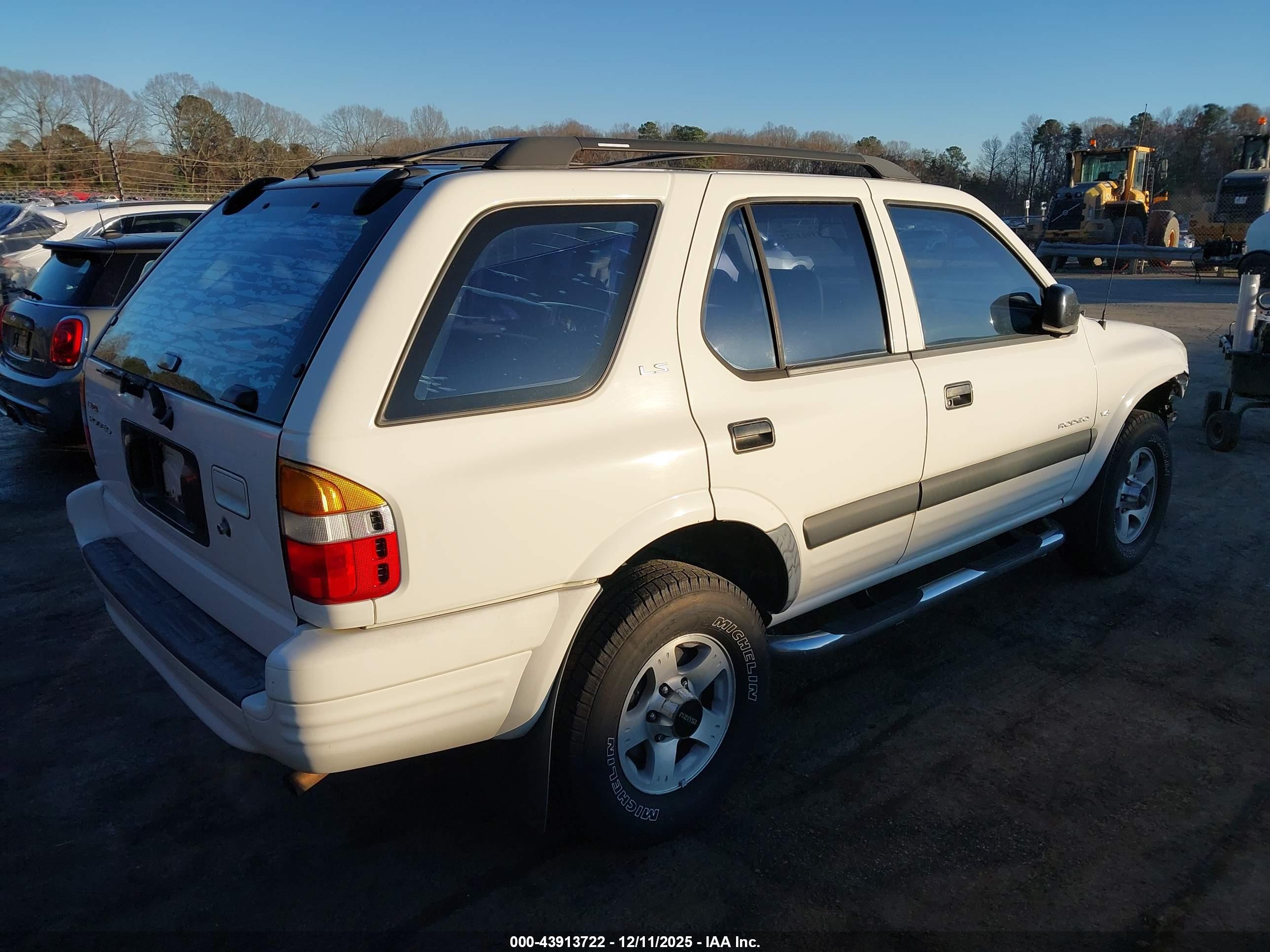 ISUZU RODEO image 4