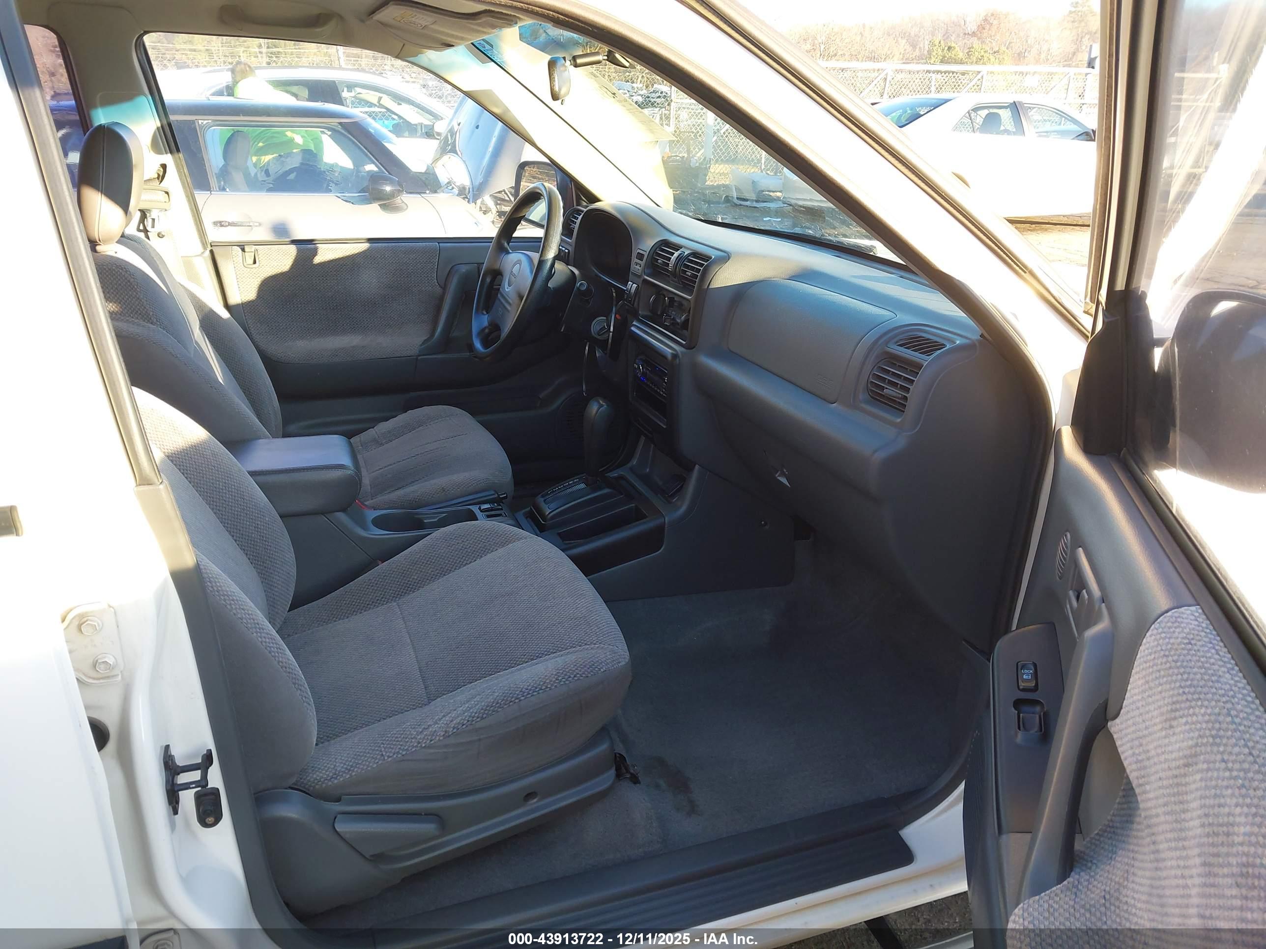 ISUZU RODEO image 5