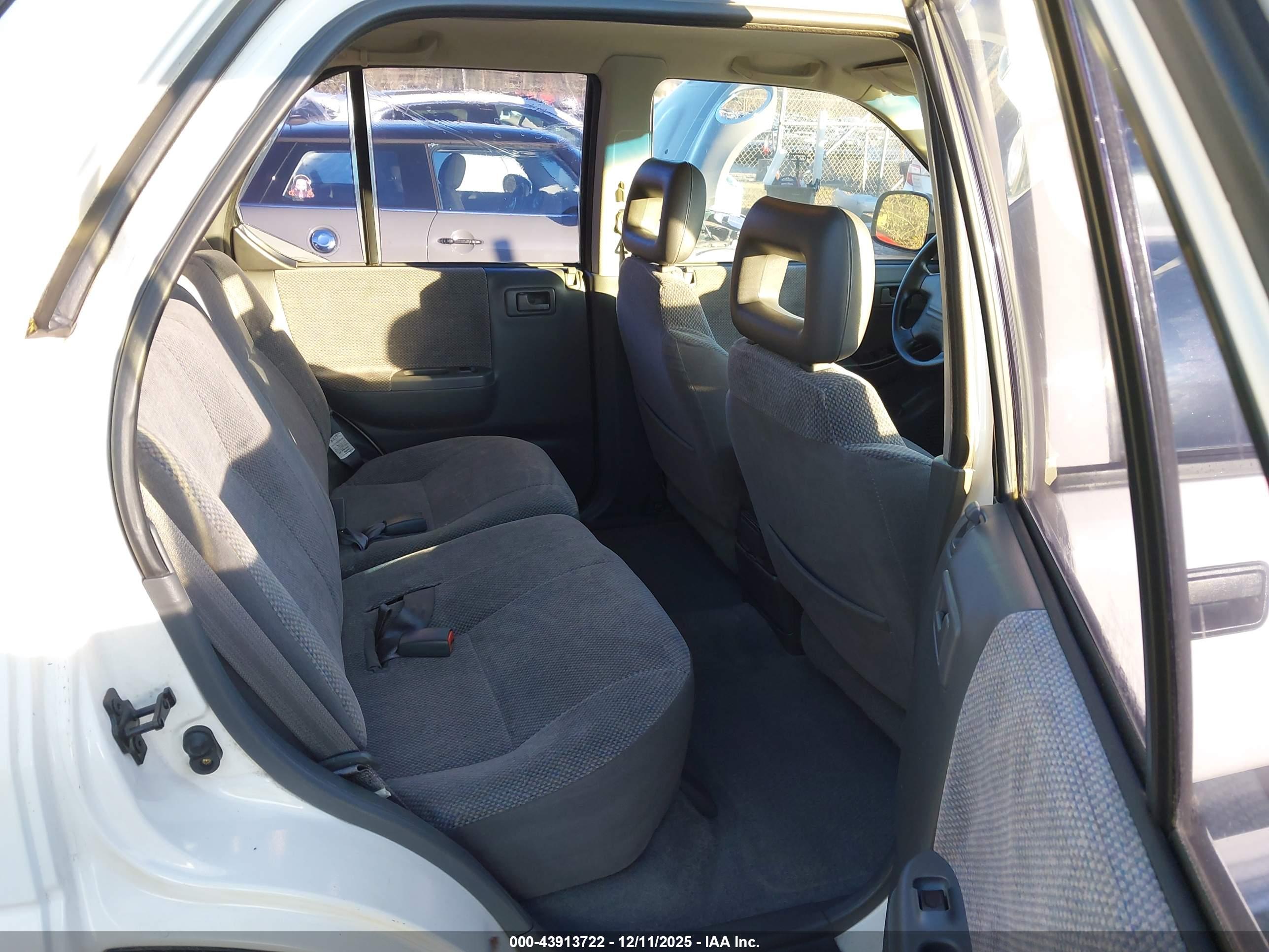 ISUZU RODEO image 8