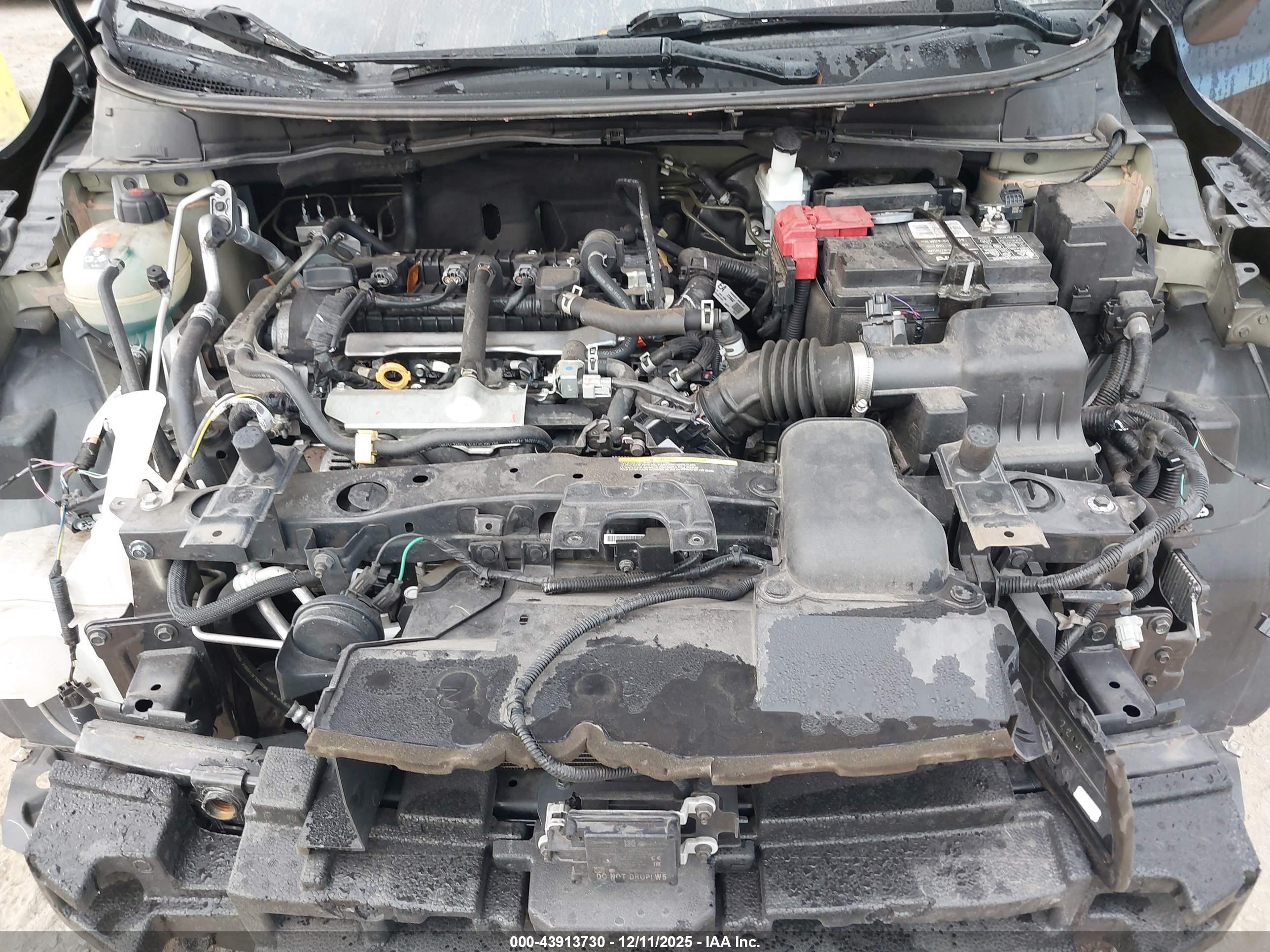 NISSAN VERSA image 10