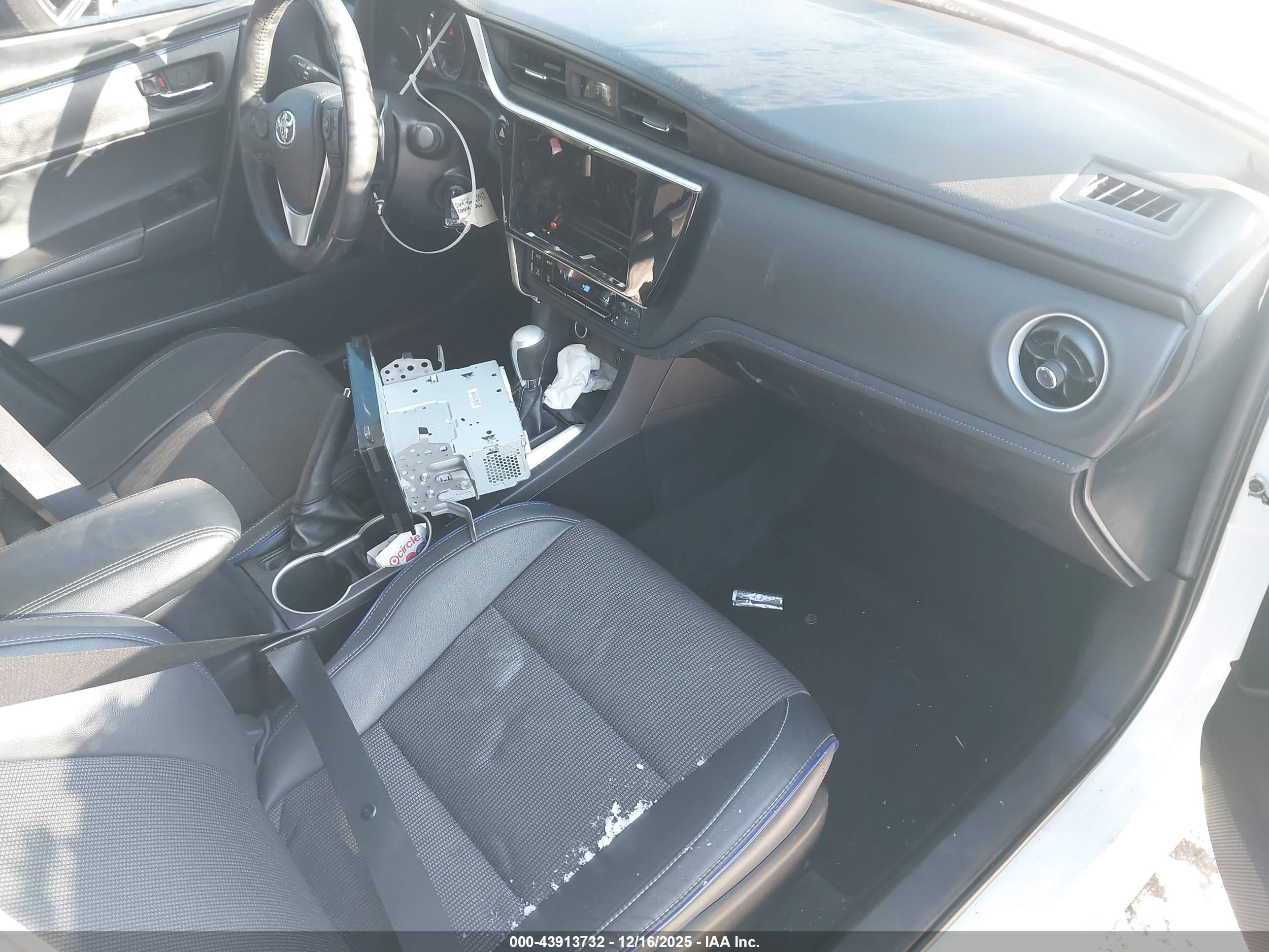 TOYOTA COROLLA image 5