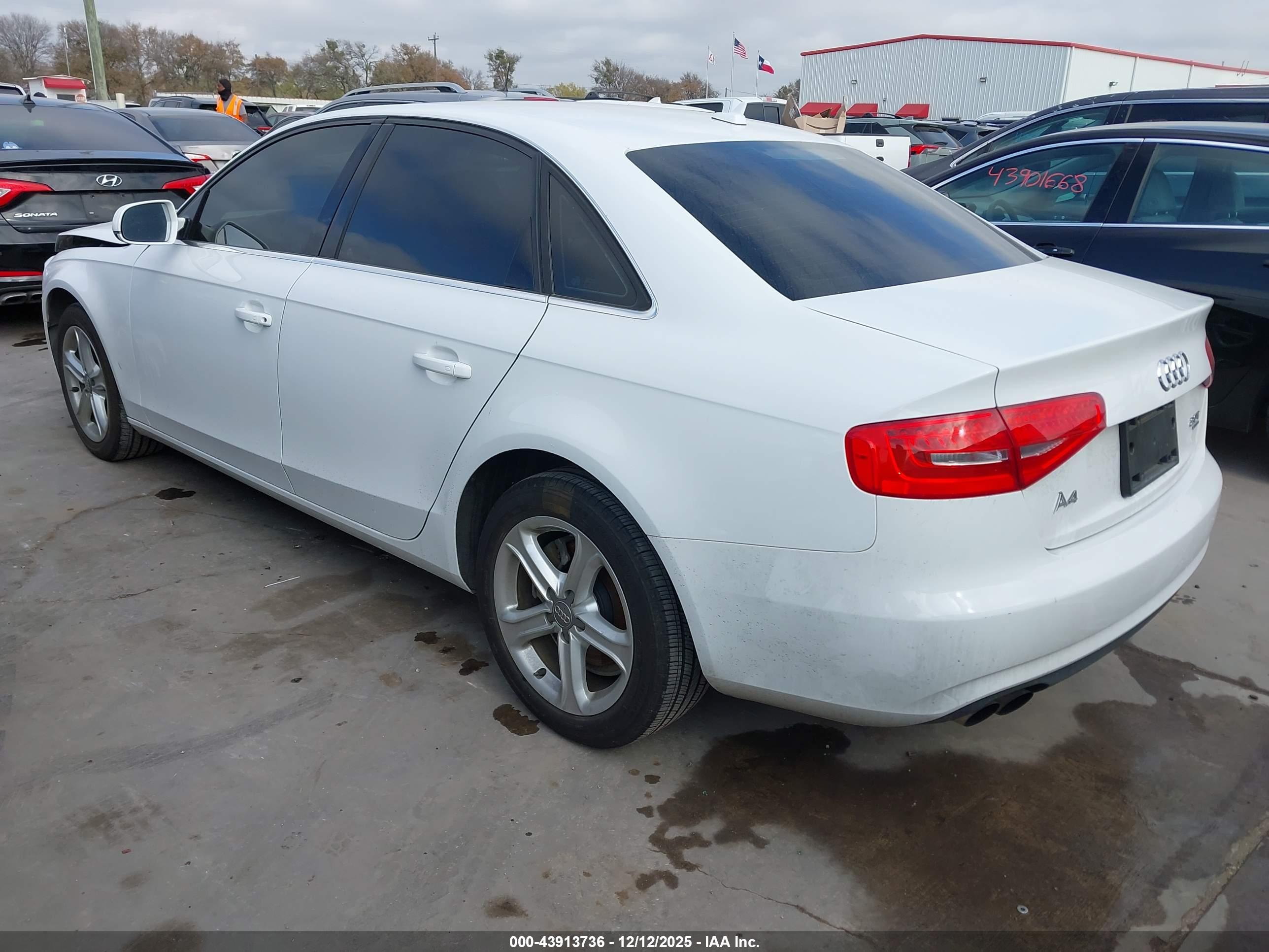 AUDI A4 image 3