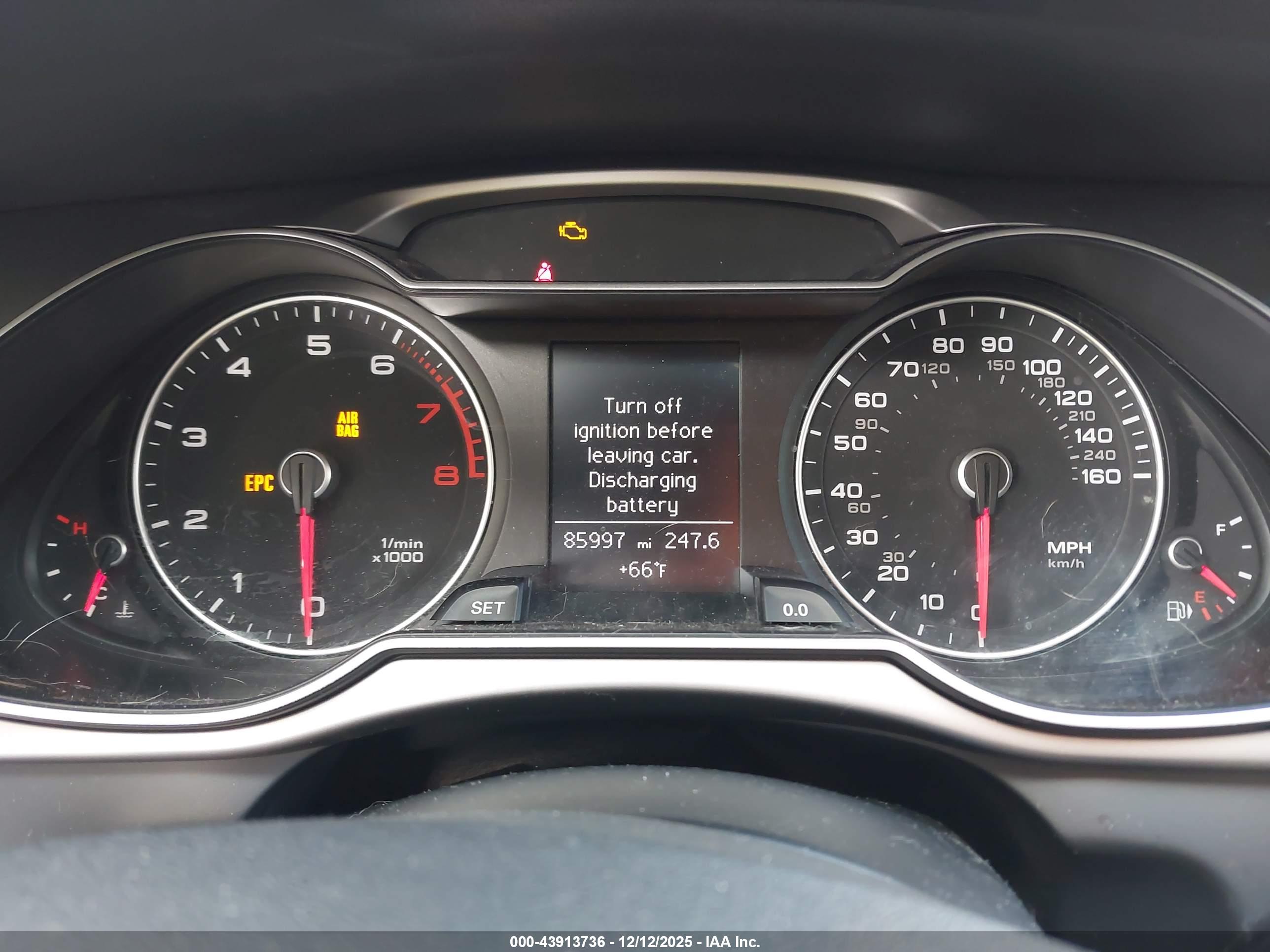 AUDI A4 image 7