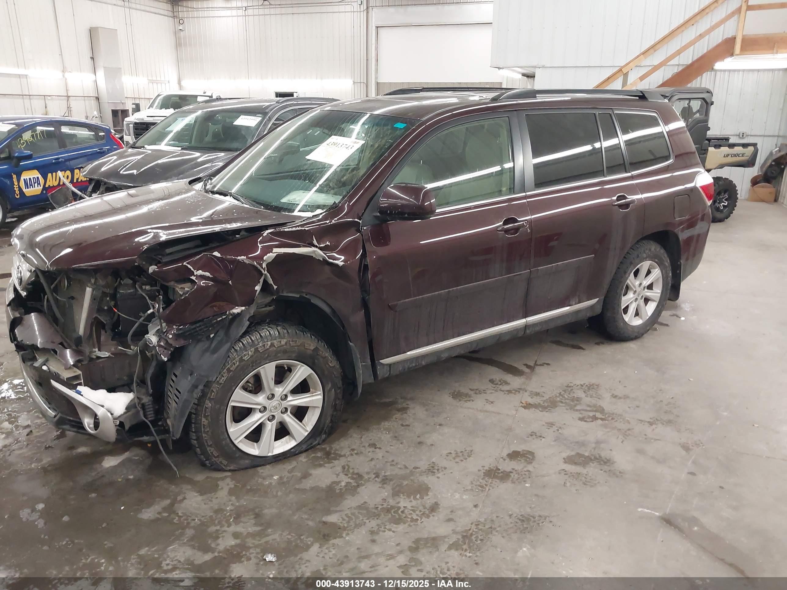 TOYOTA HIGHLANDER image 2