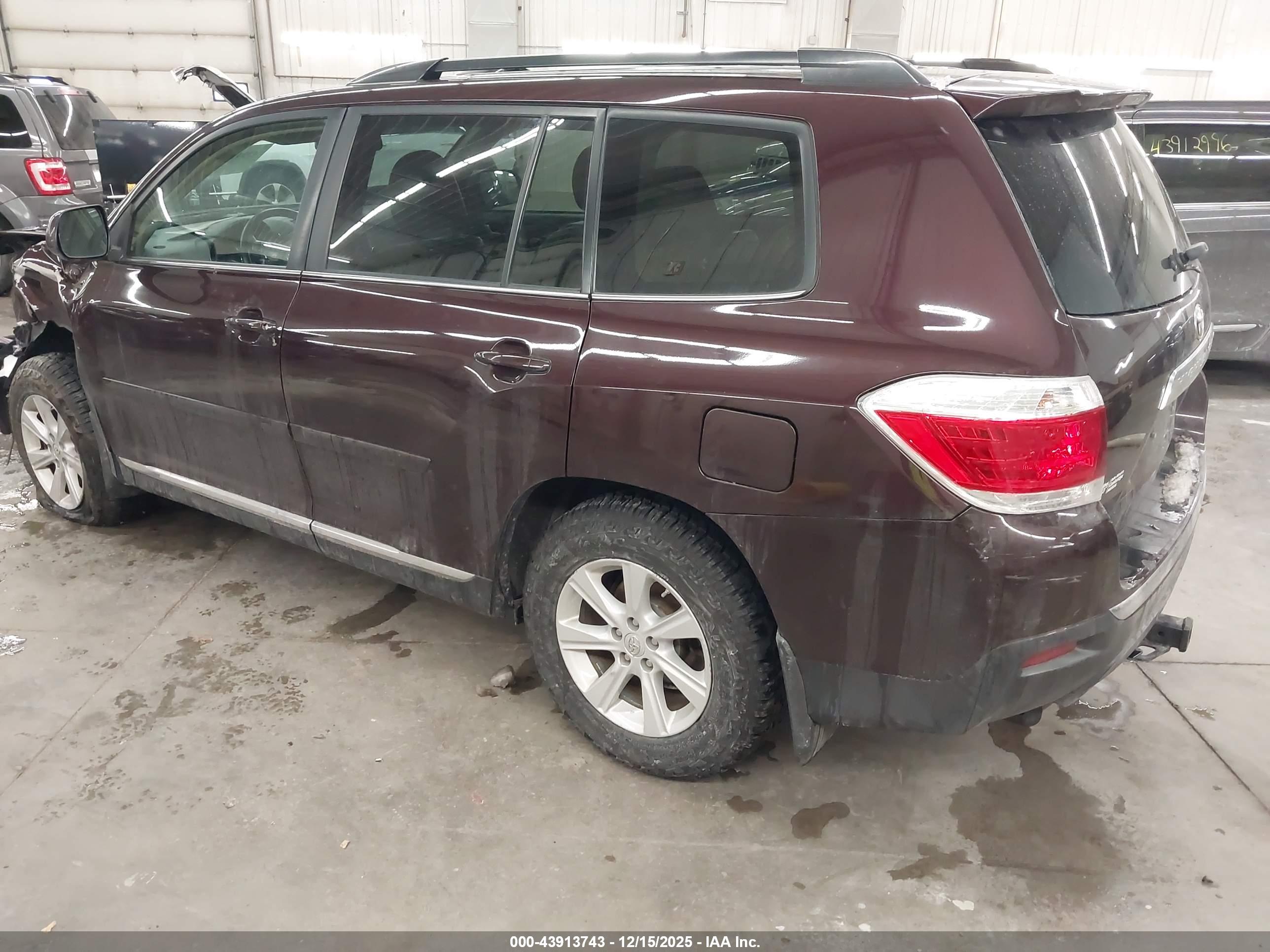 TOYOTA HIGHLANDER image 3