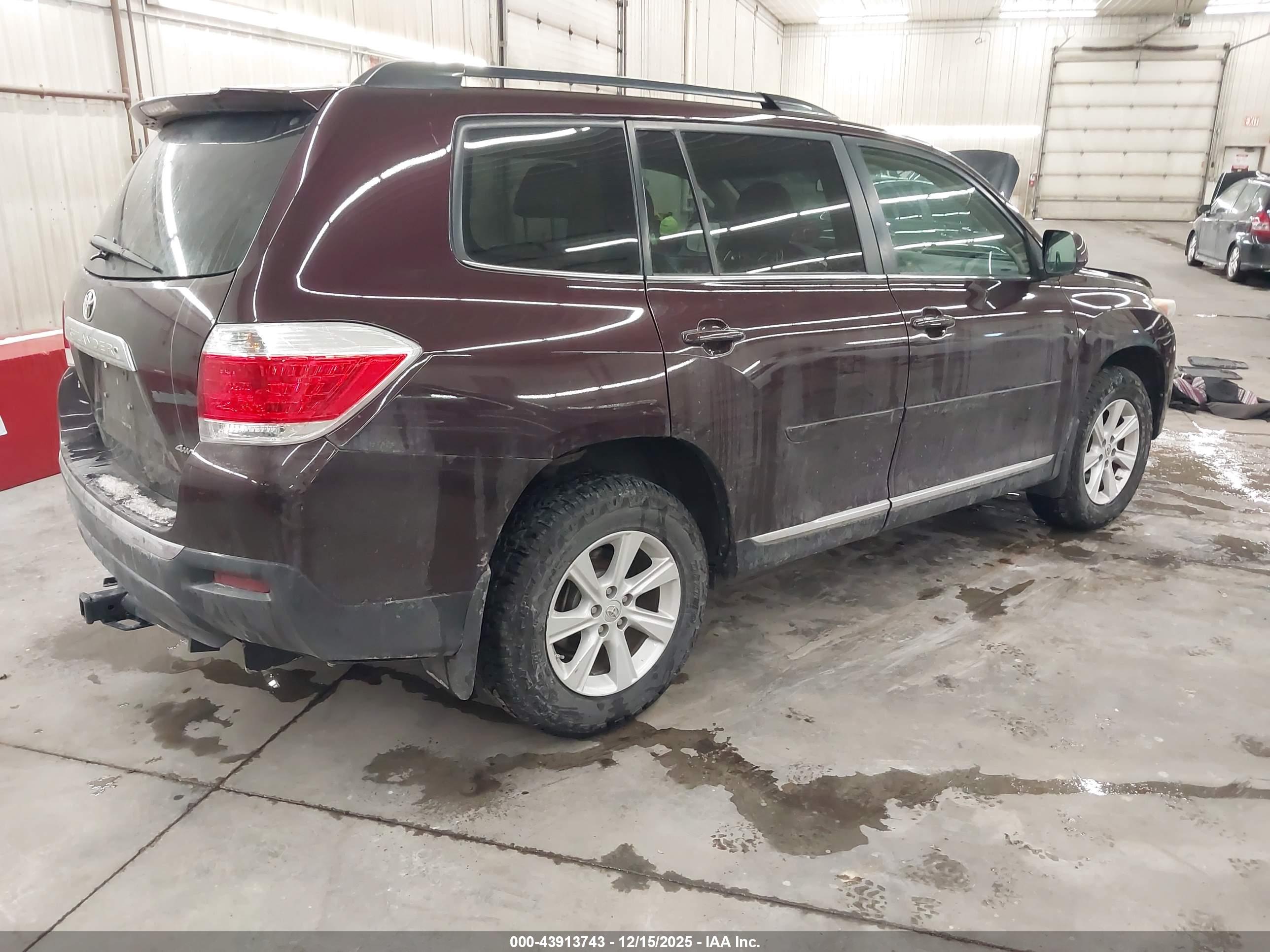 TOYOTA HIGHLANDER image 4
