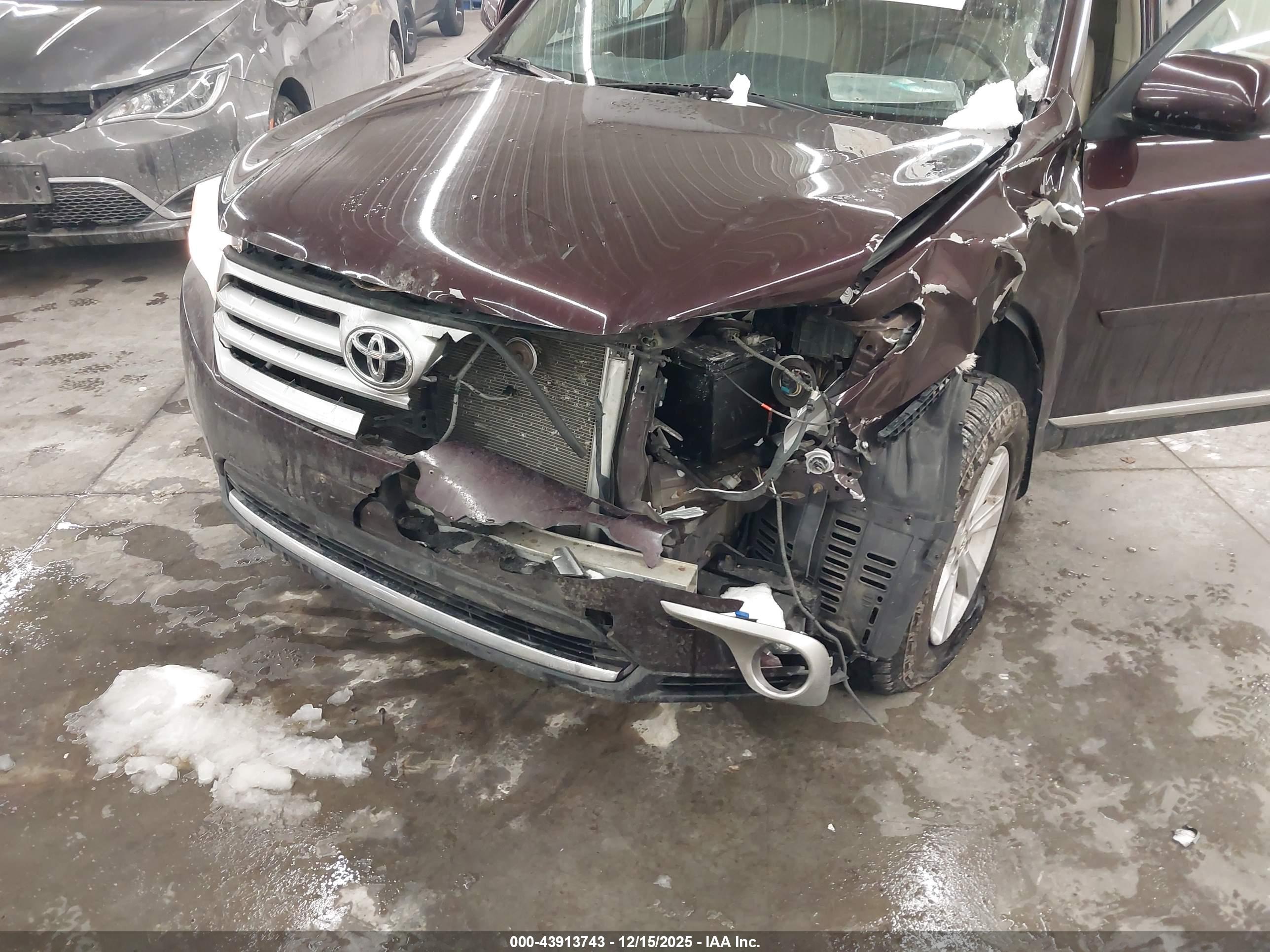 TOYOTA HIGHLANDER image 6