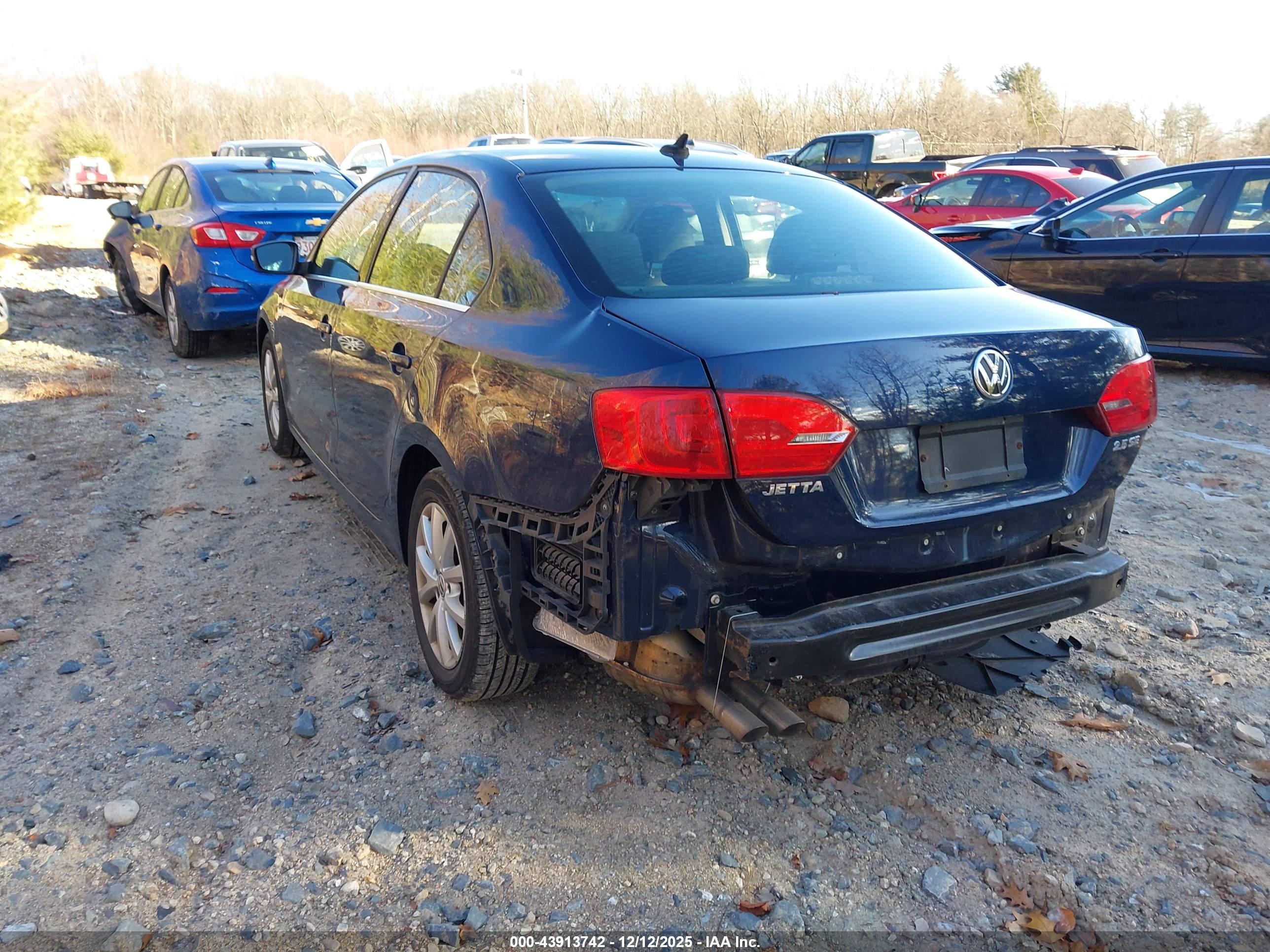 VOLKSWAGEN JETTA image 3