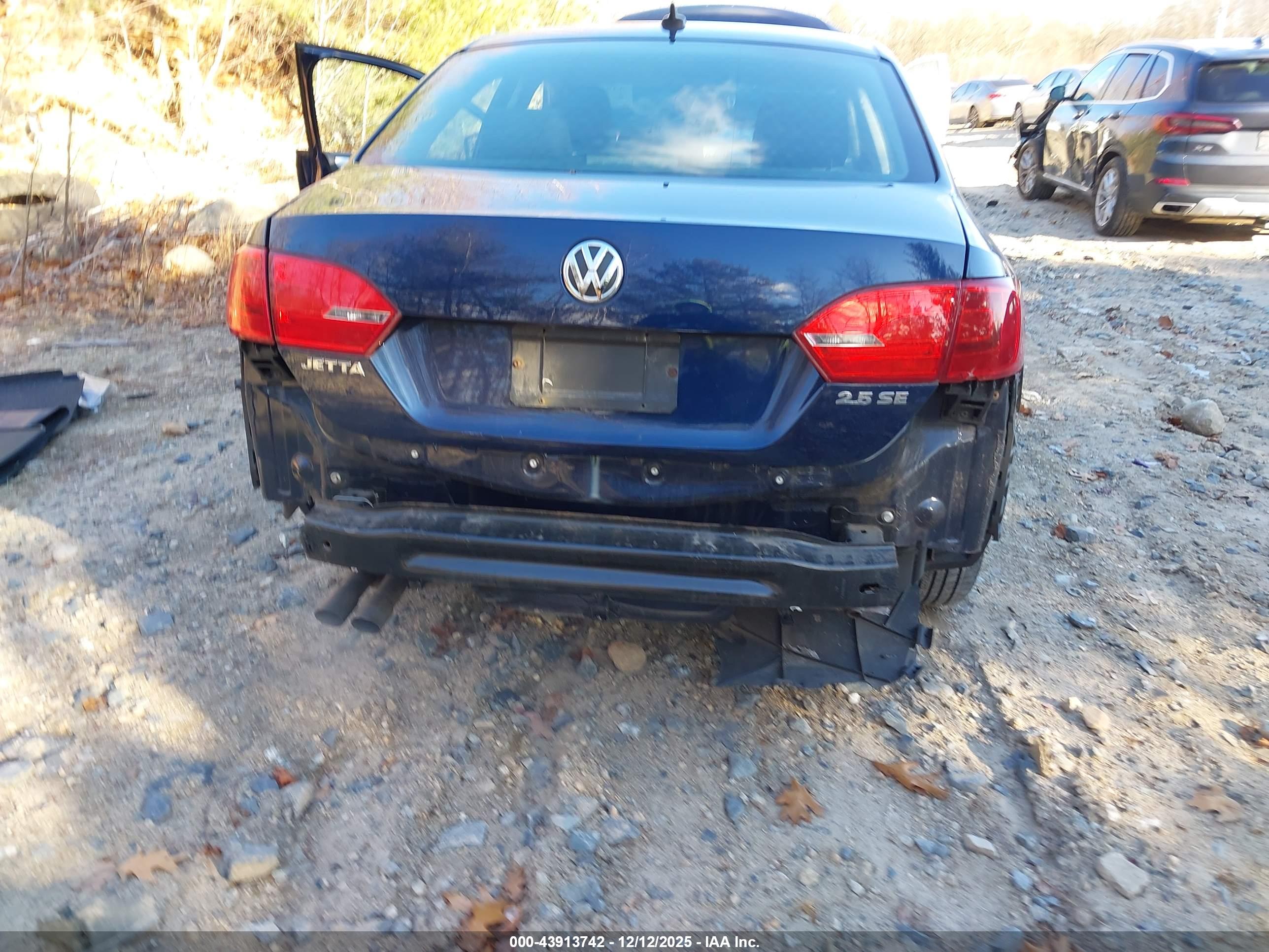 VOLKSWAGEN JETTA image 6