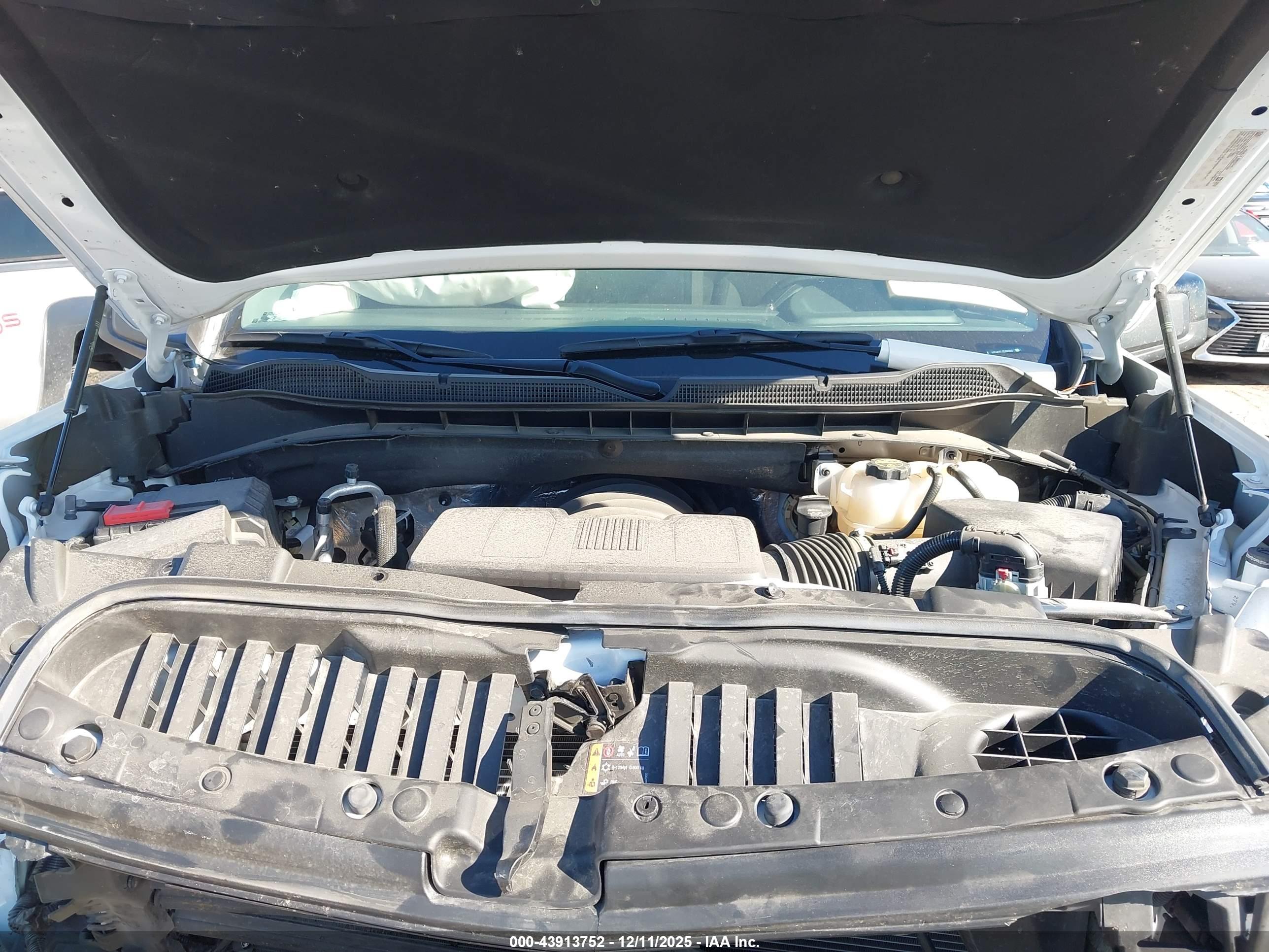 CHEVROLET SILVERADO image 10