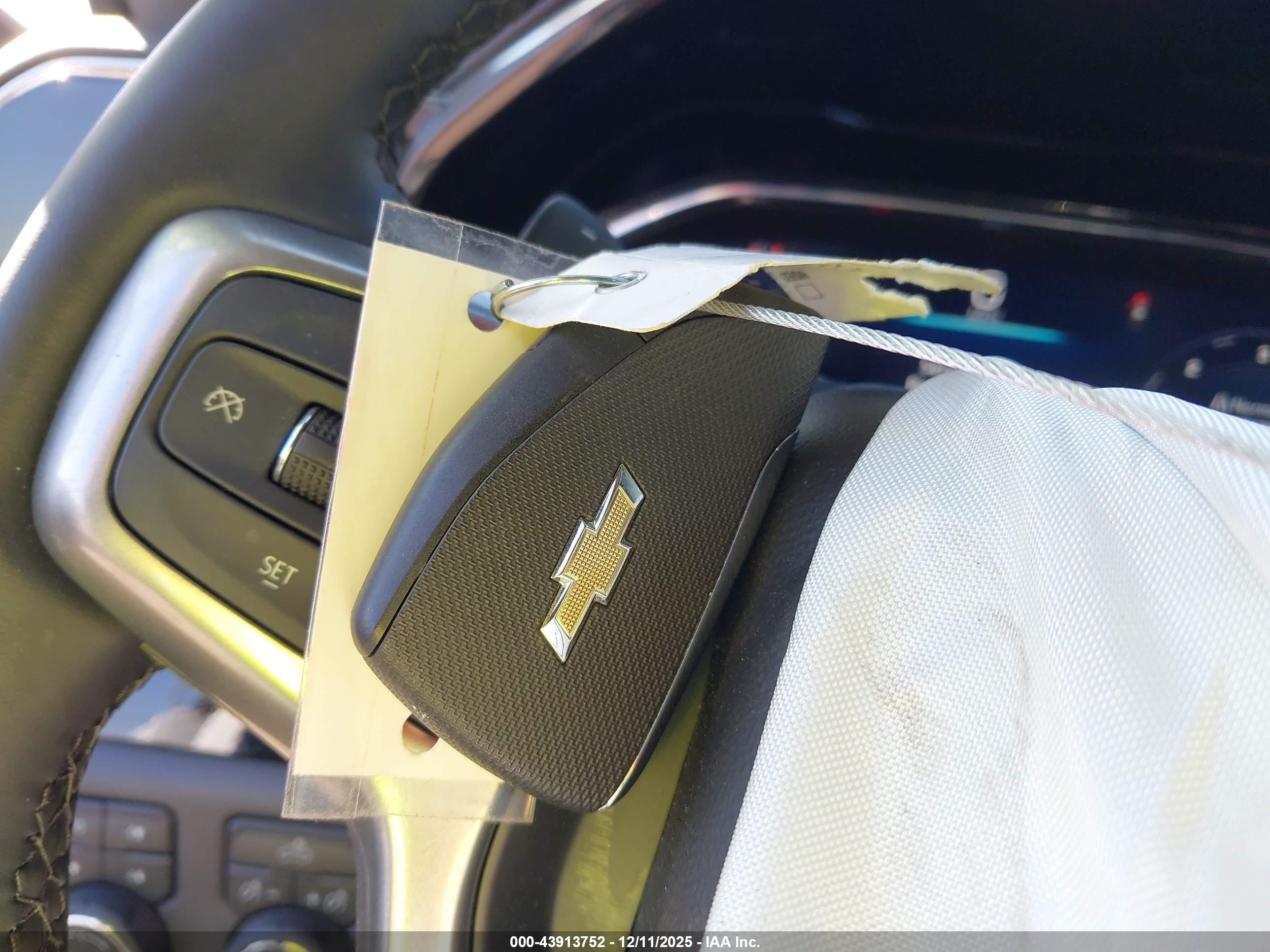 CHEVROLET SILVERADO image 11