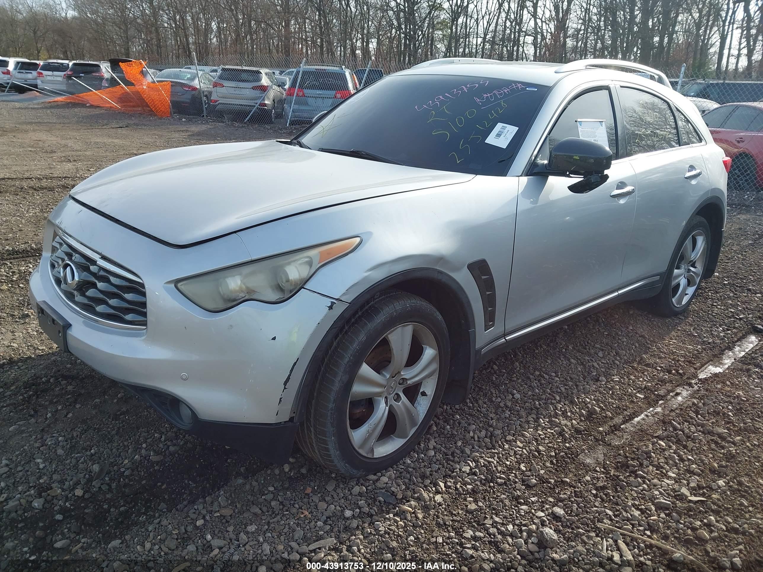 INFINITI FX35 image 2