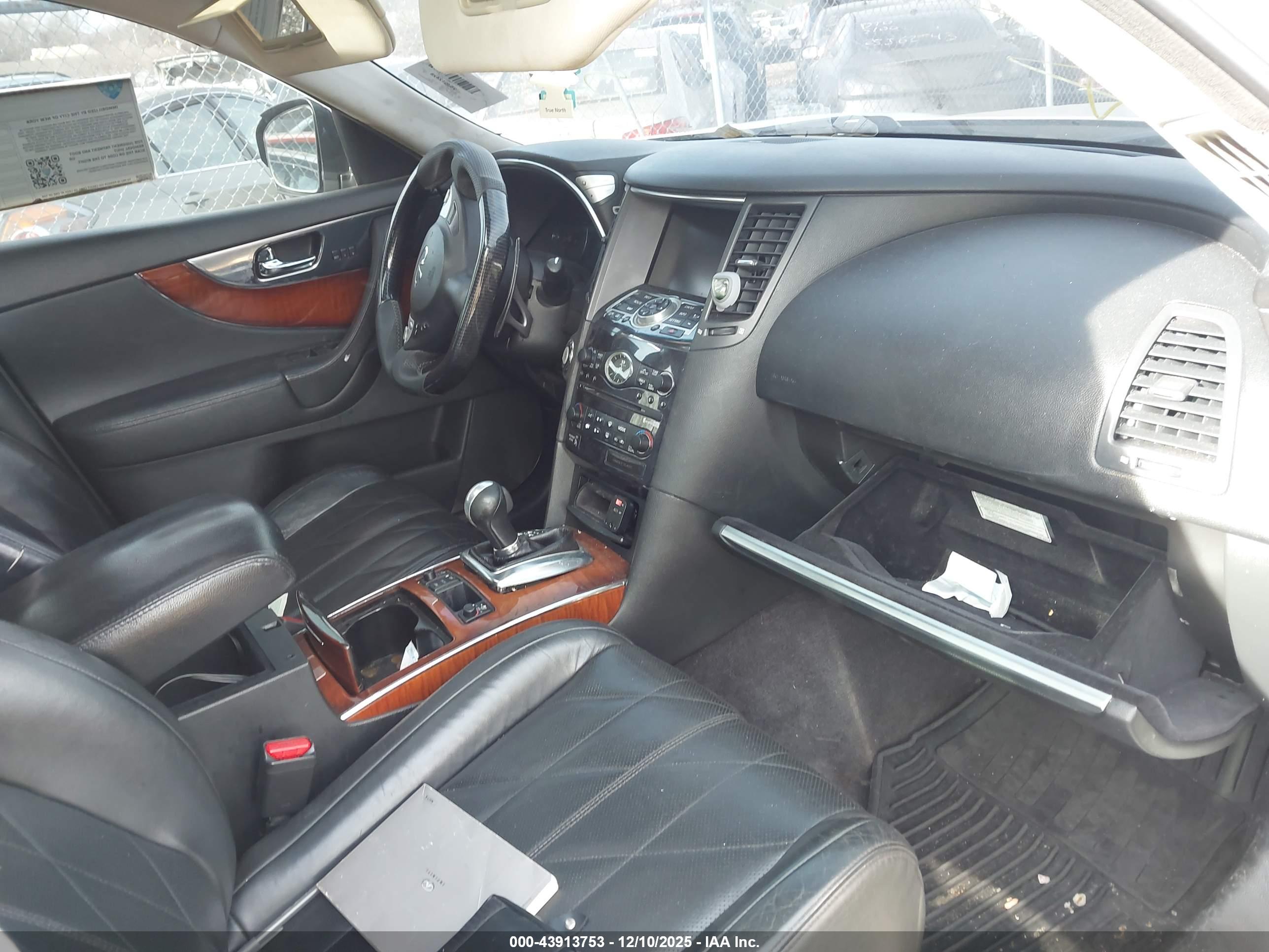 INFINITI FX35 image 5