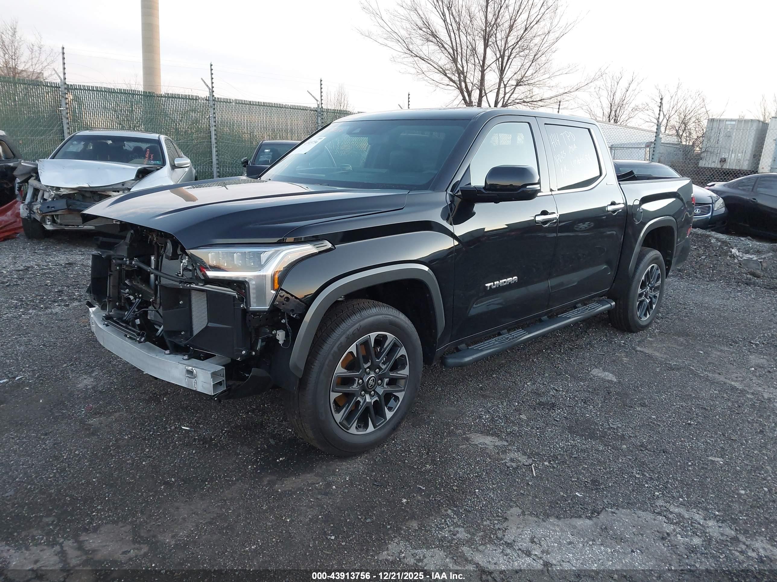 TOYOTA TUNDRA image 2