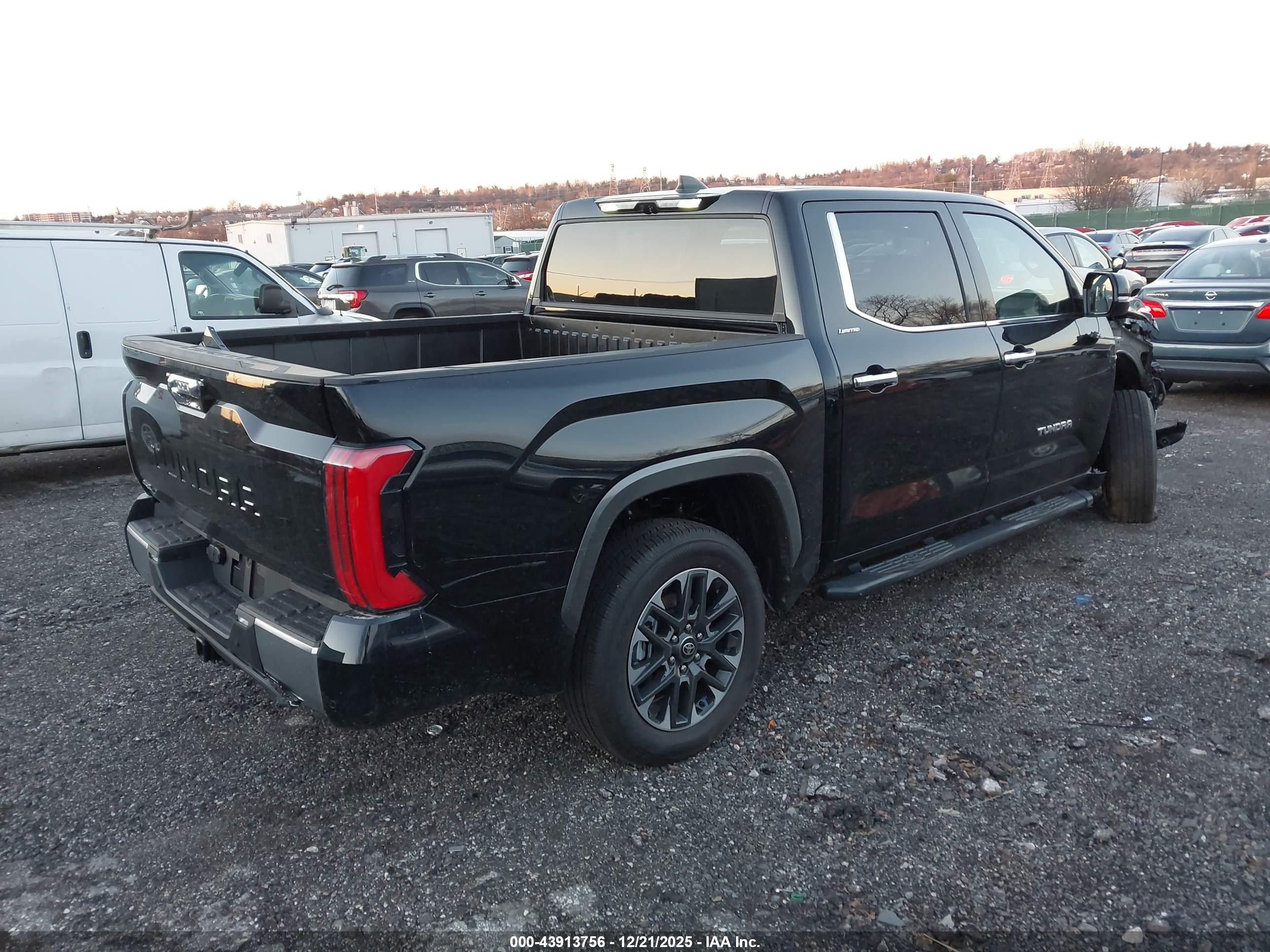 TOYOTA TUNDRA image 4
