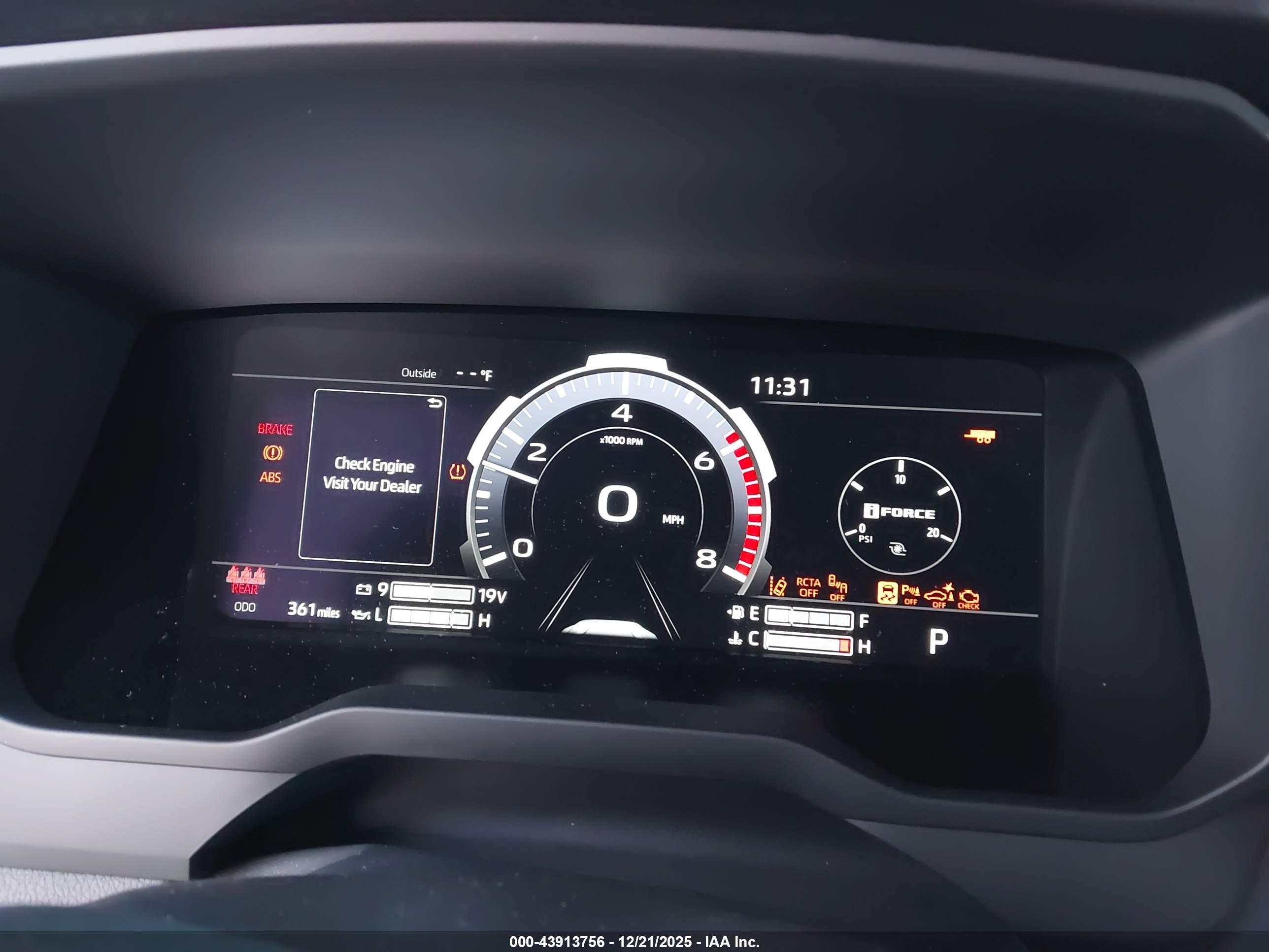 TOYOTA TUNDRA image 7
