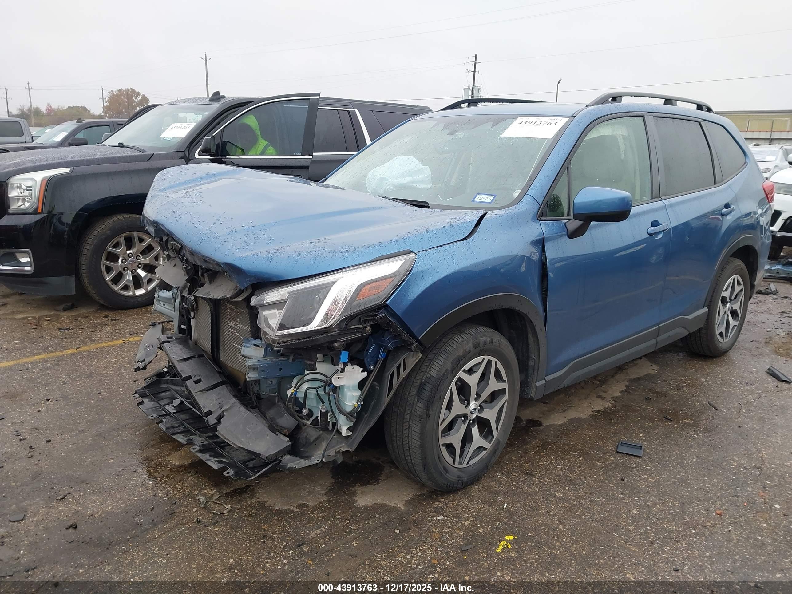 SUBARU FORESTER image 2