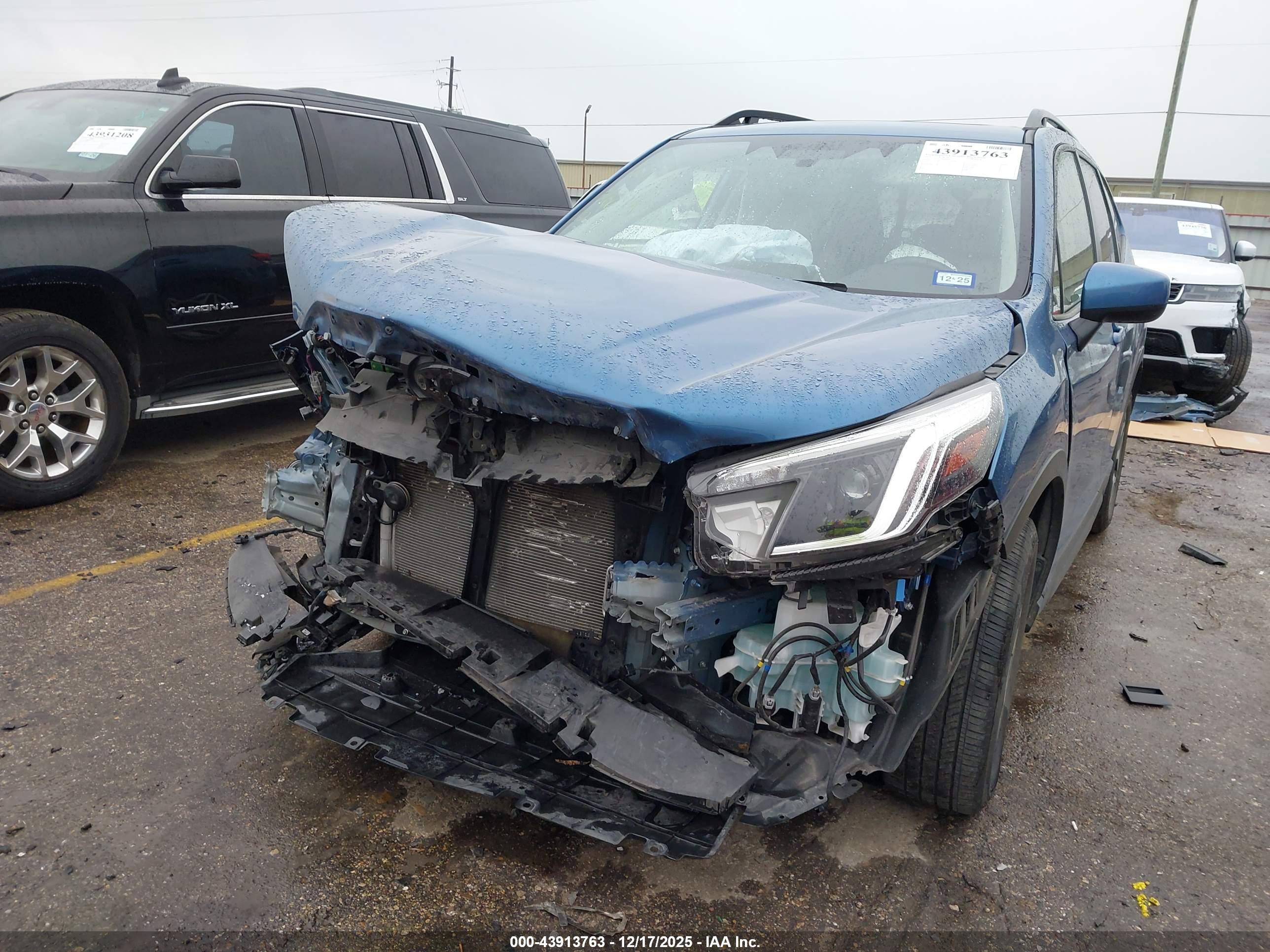 SUBARU FORESTER image 6