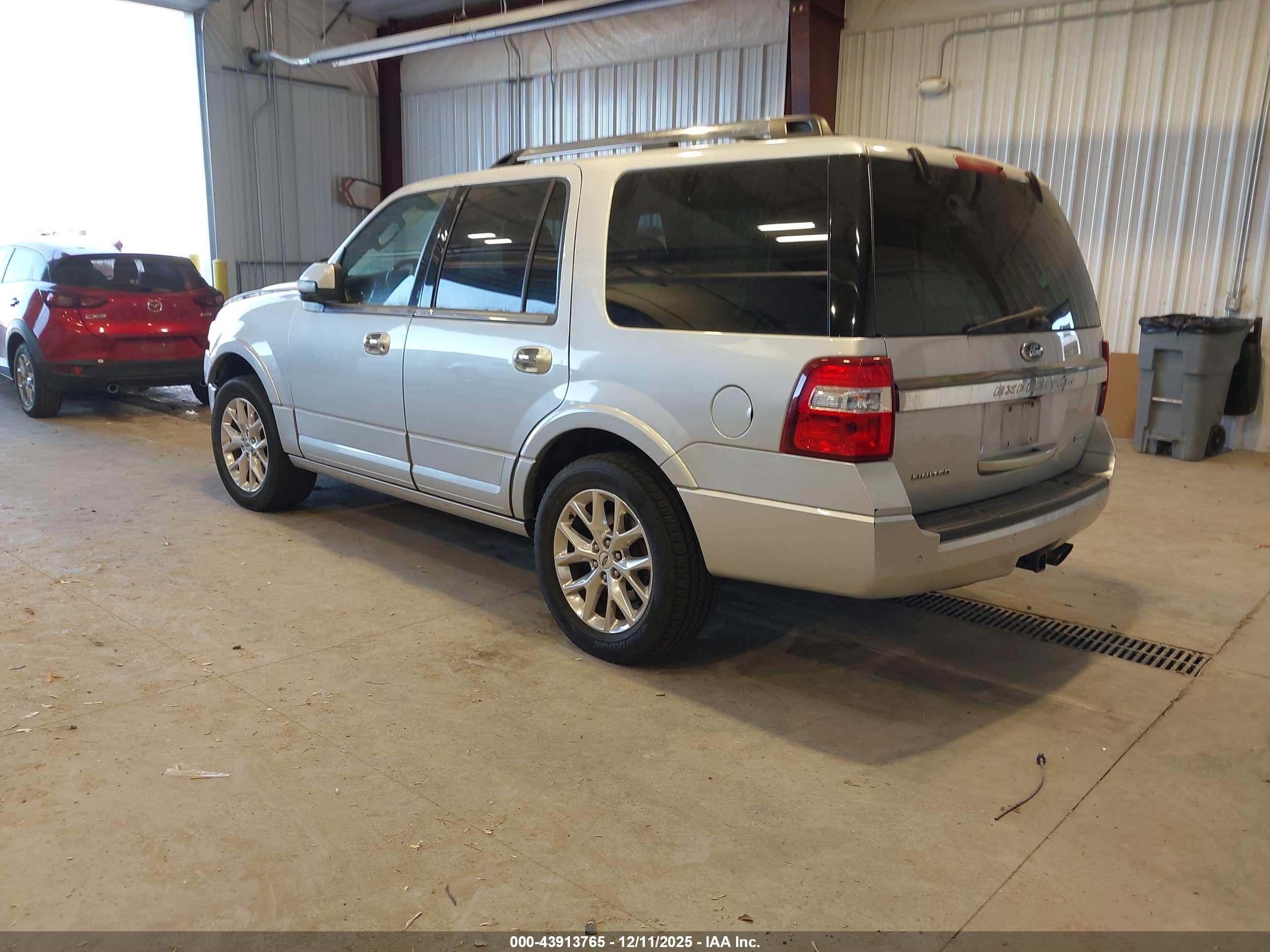 FORD EXPEDITION image 3