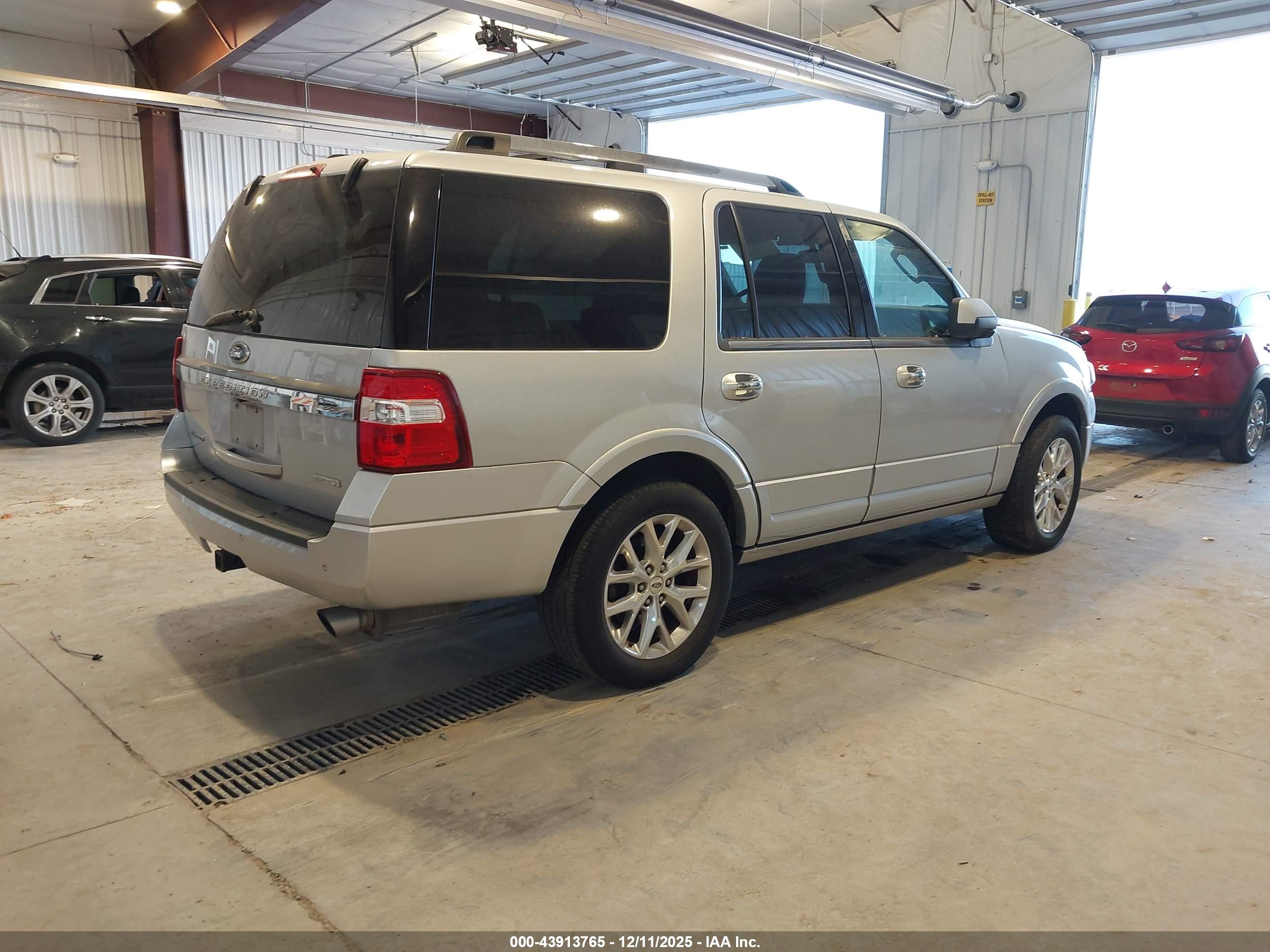 FORD EXPEDITION image 4