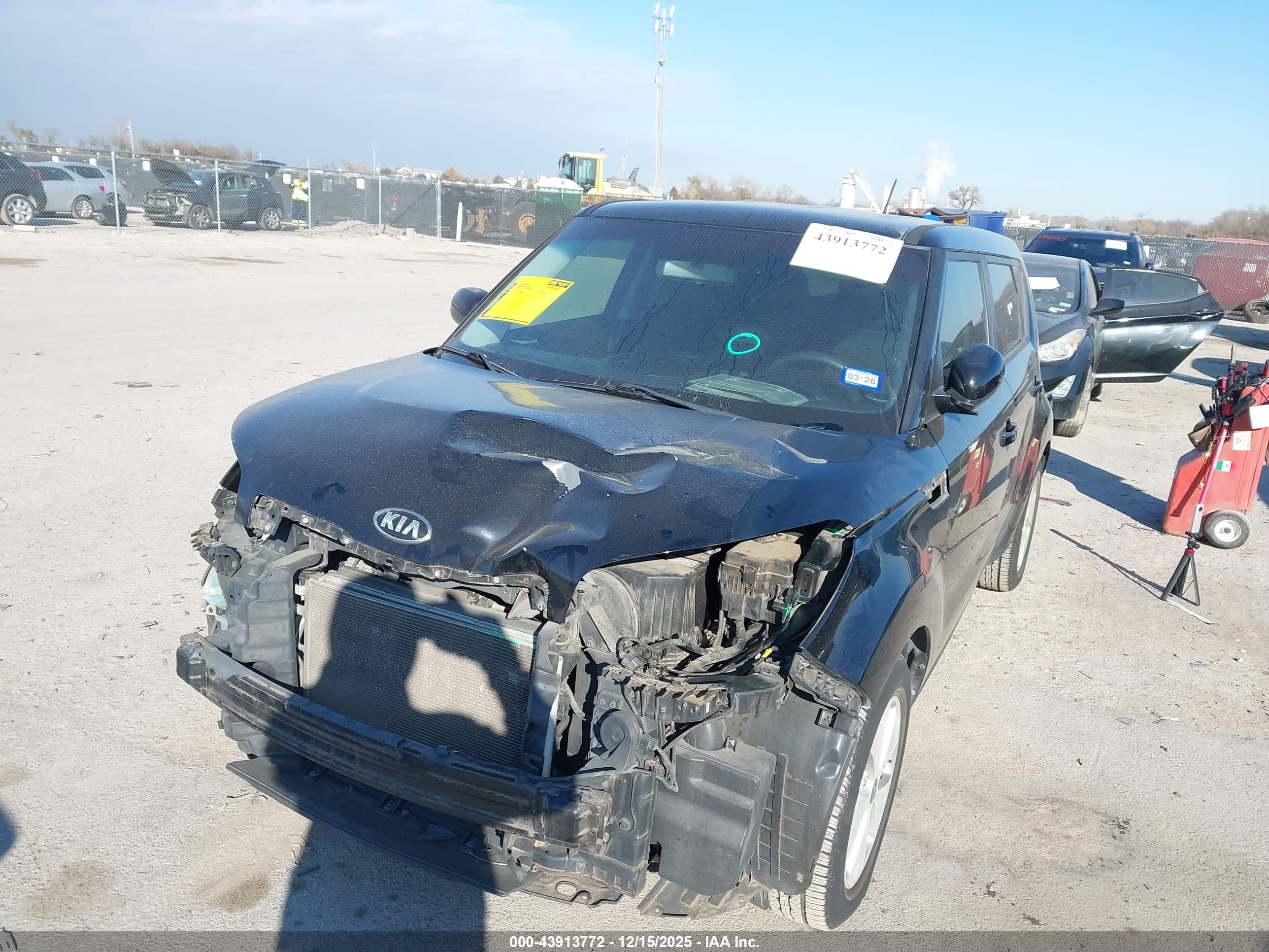 KIA SOUL image 2