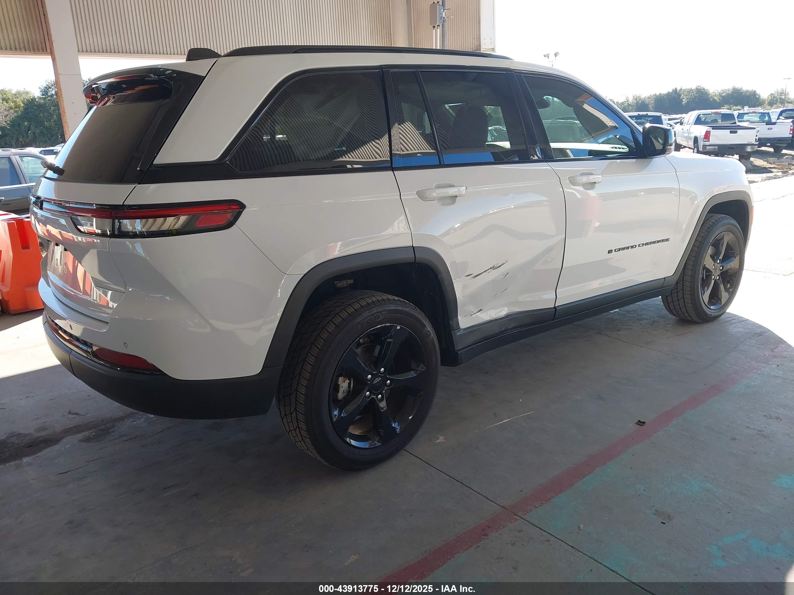 JEEP GRAND image 4