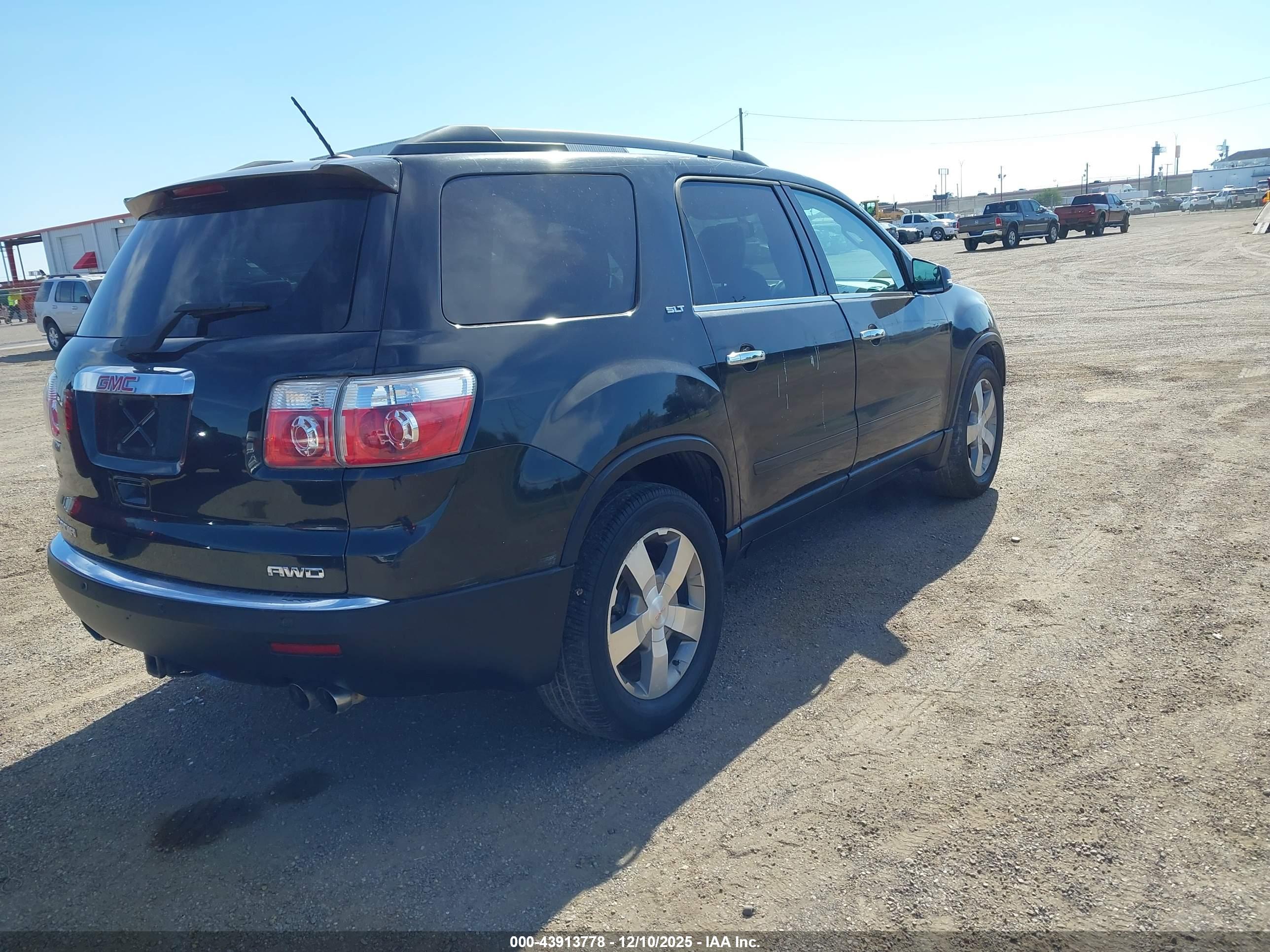 GMC ACADIA image 4