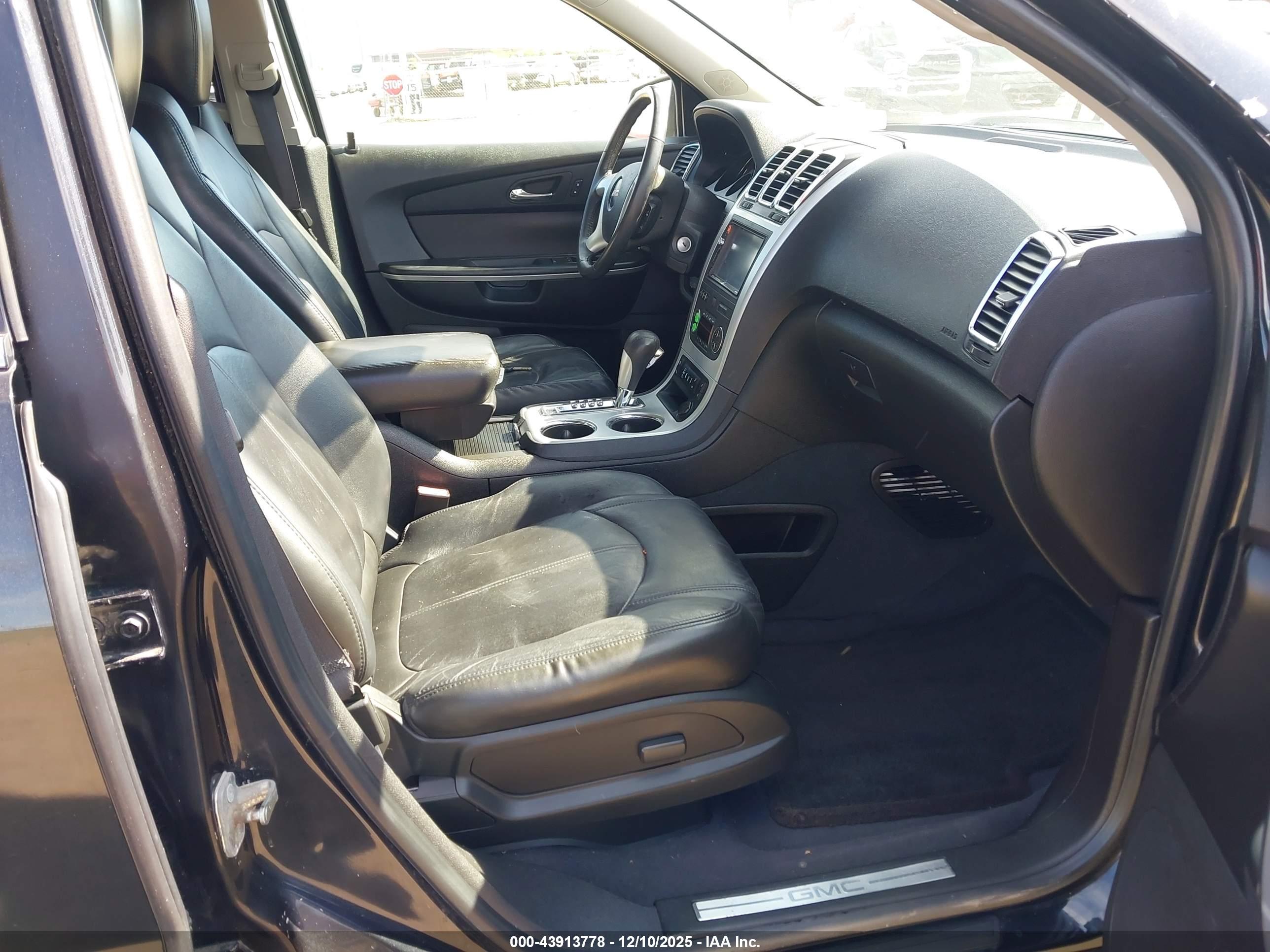 GMC ACADIA image 5