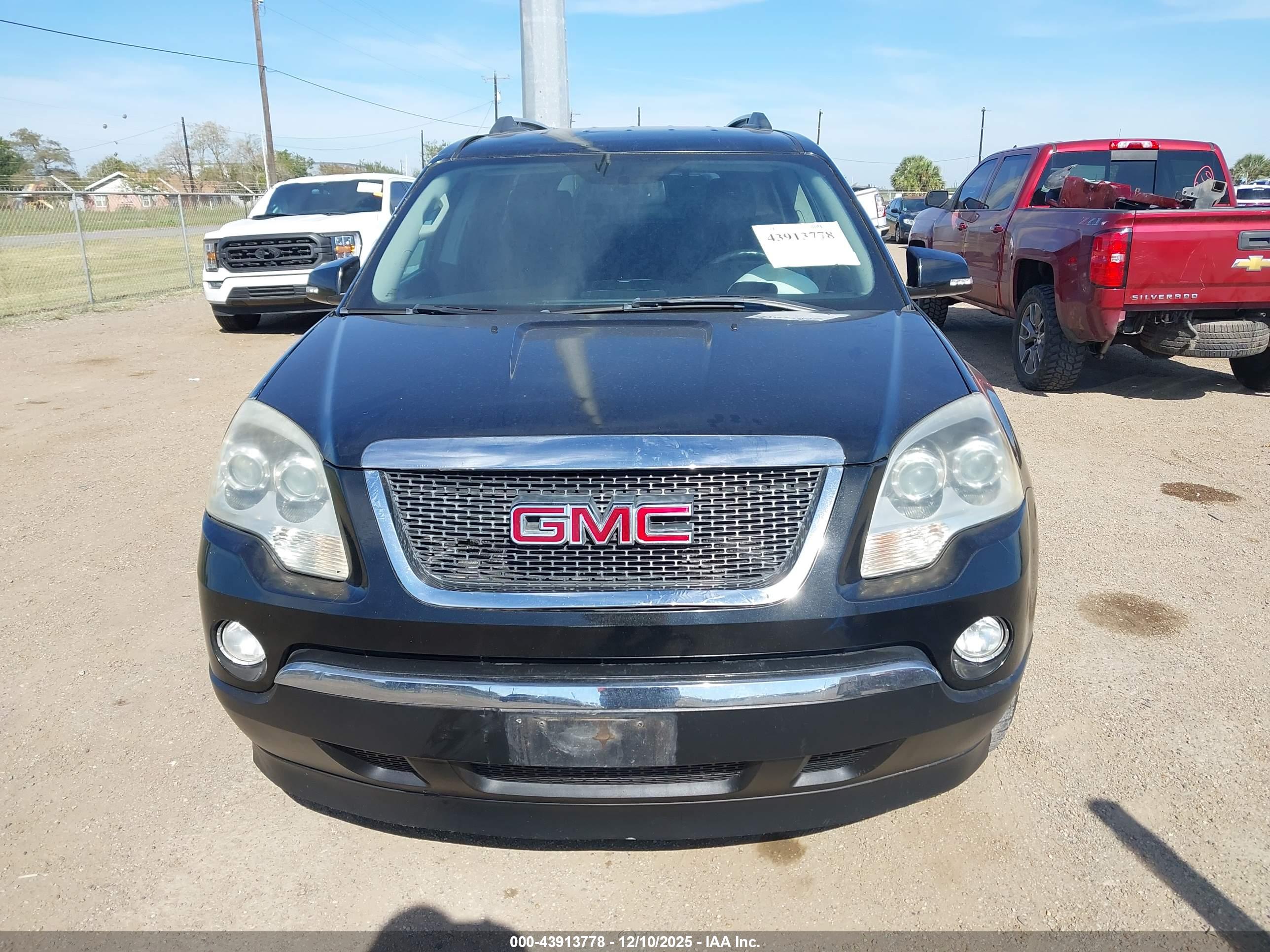 GMC ACADIA image 6